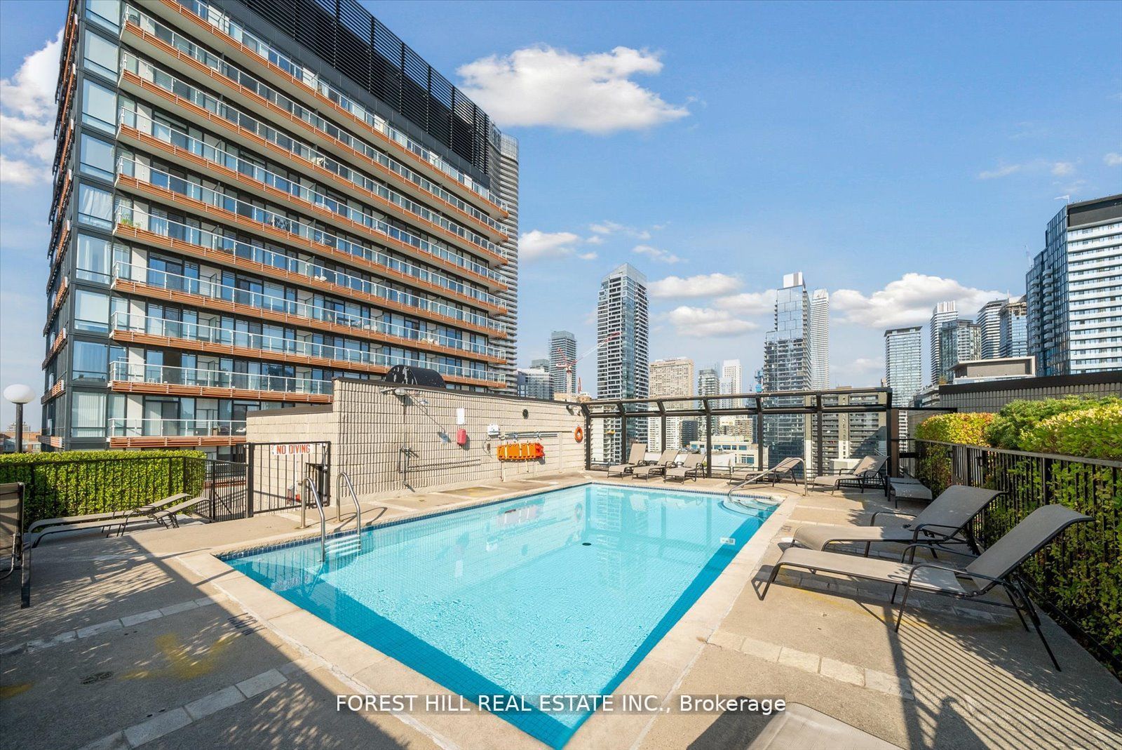 25 Maitland St, #412
