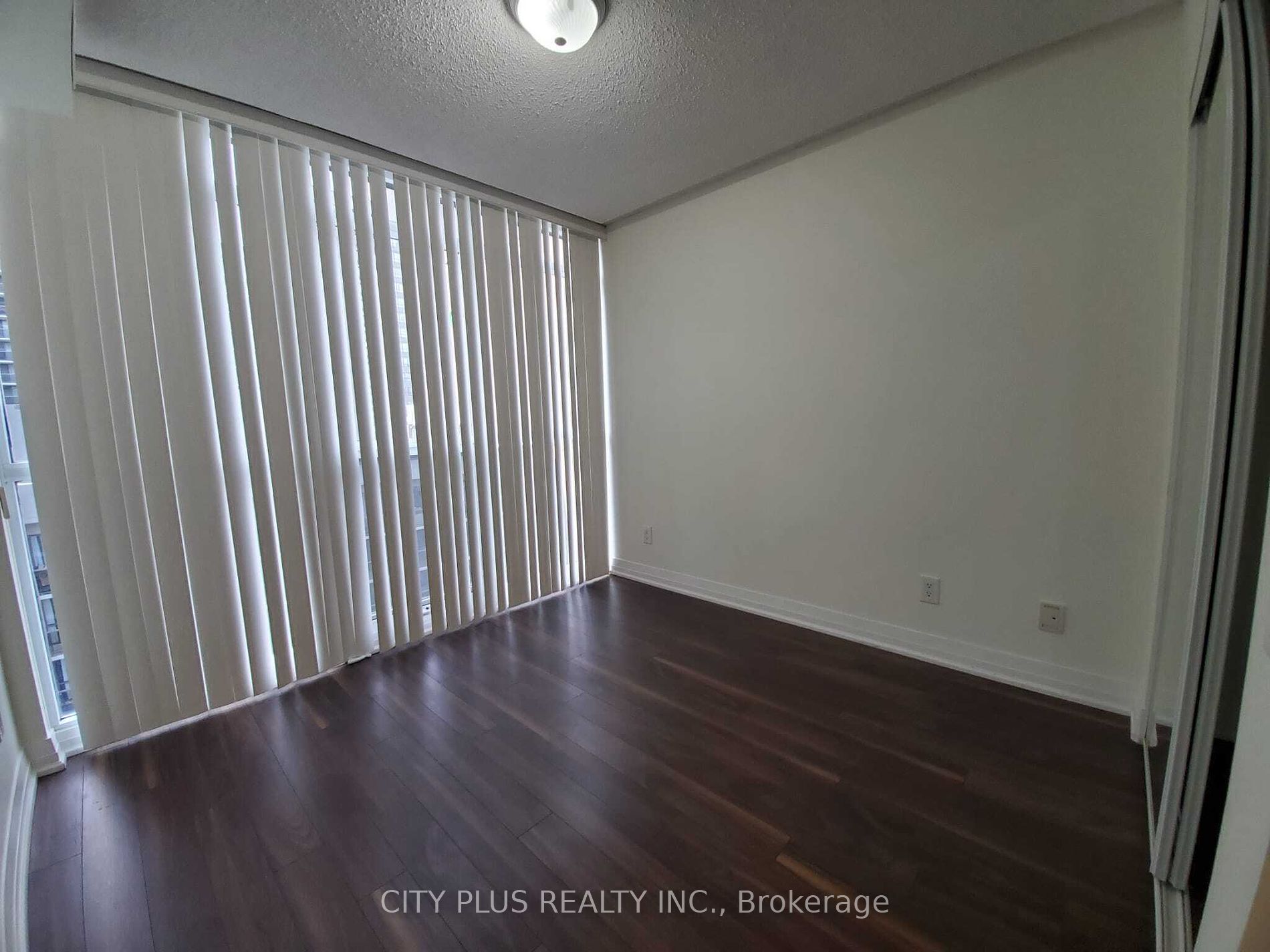 25 Carlton St, #1810