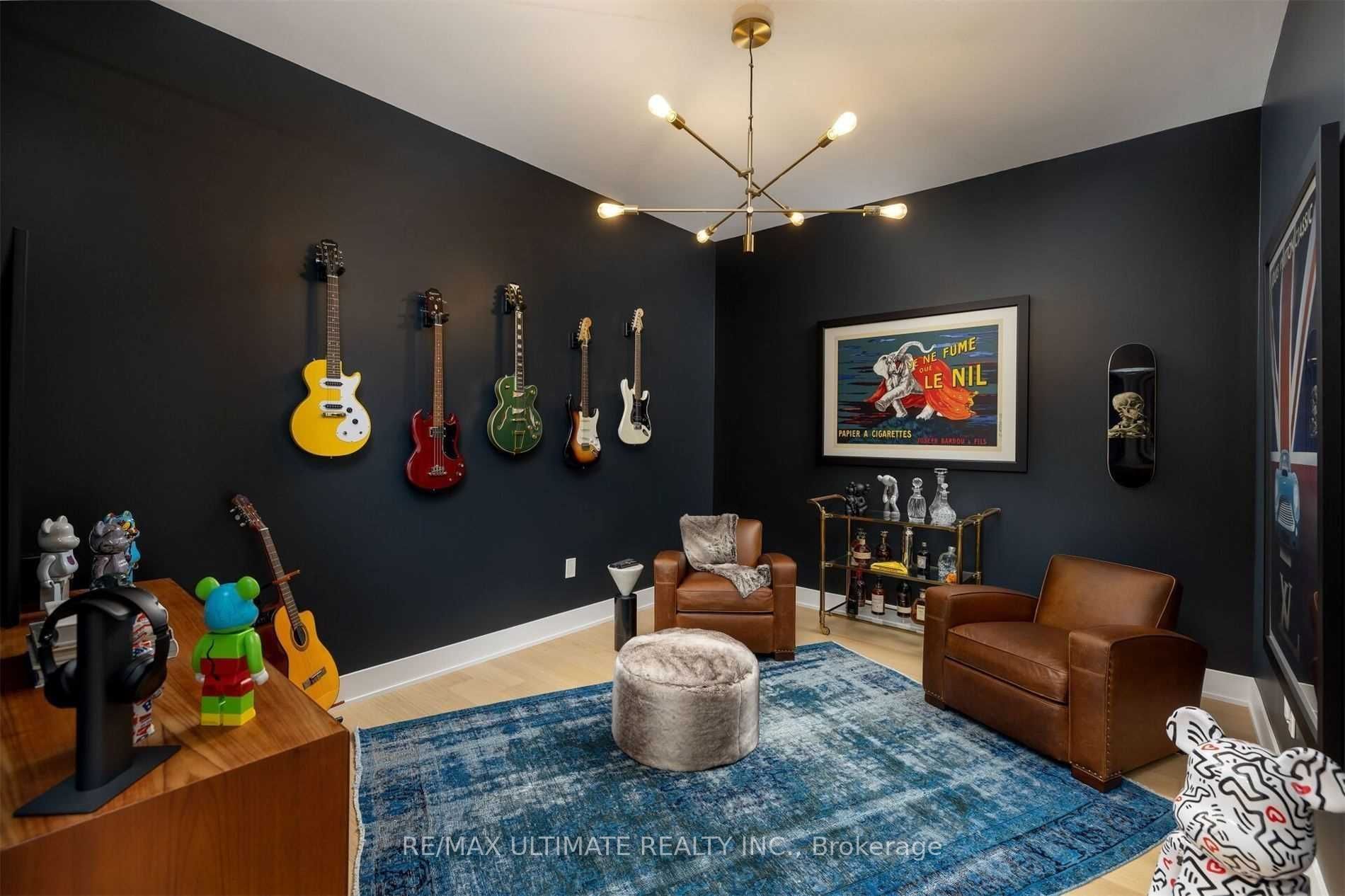 6 Jackes Avenue #206