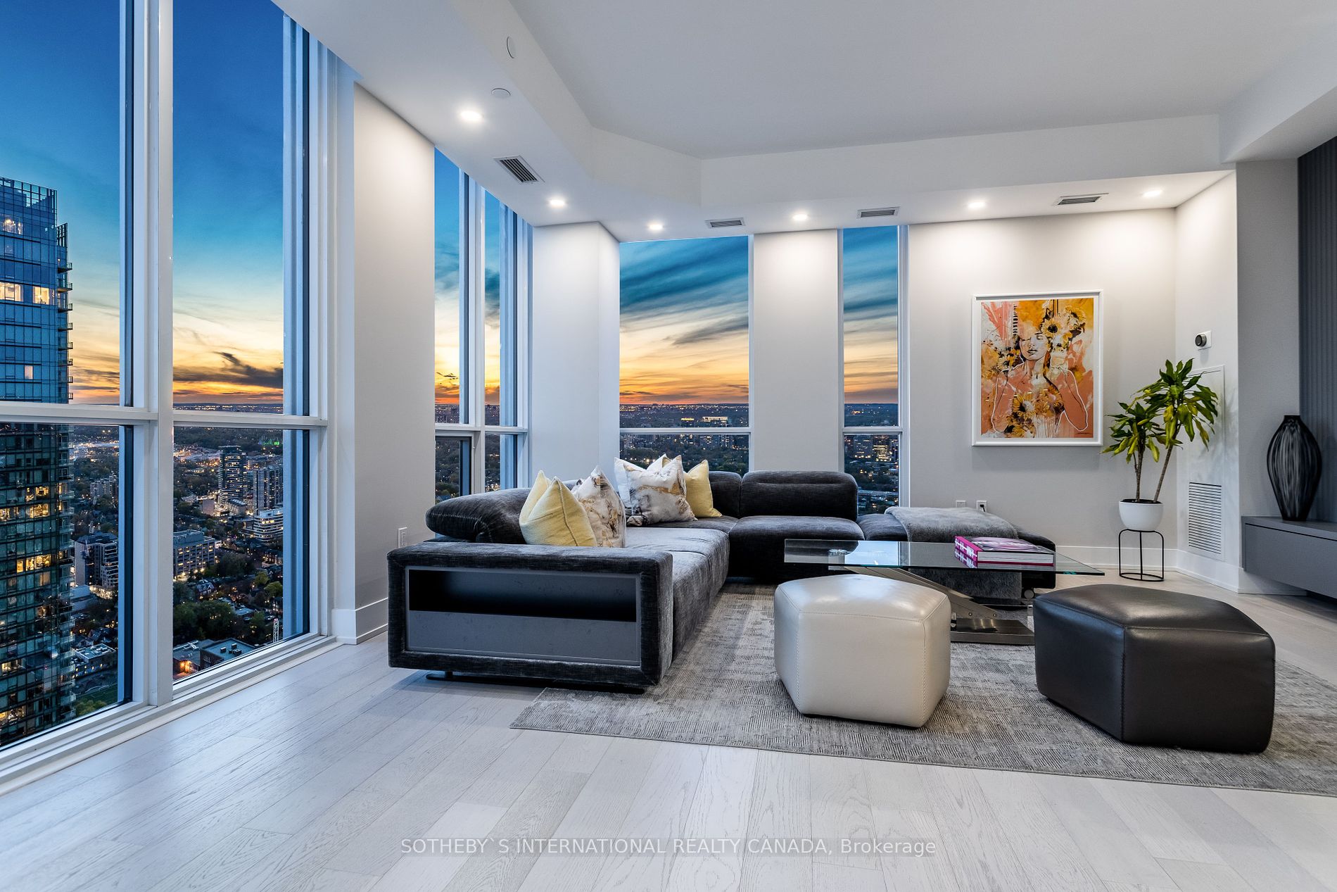 1 Yorkville Ave, #5405