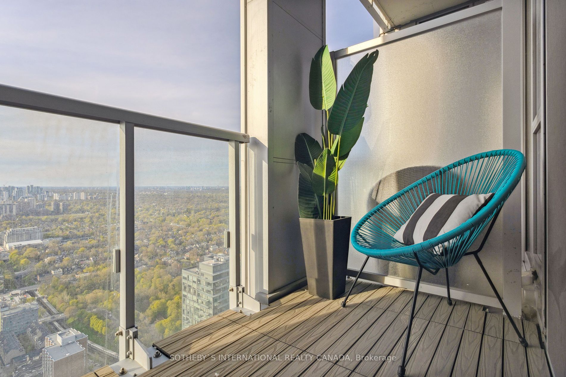 1 Yorkville Ave, #5405