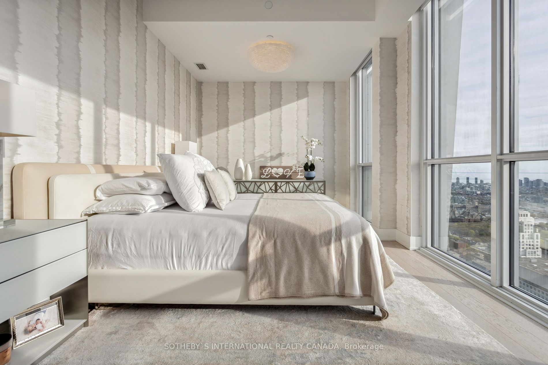 1 Yorkville Ave, #5405