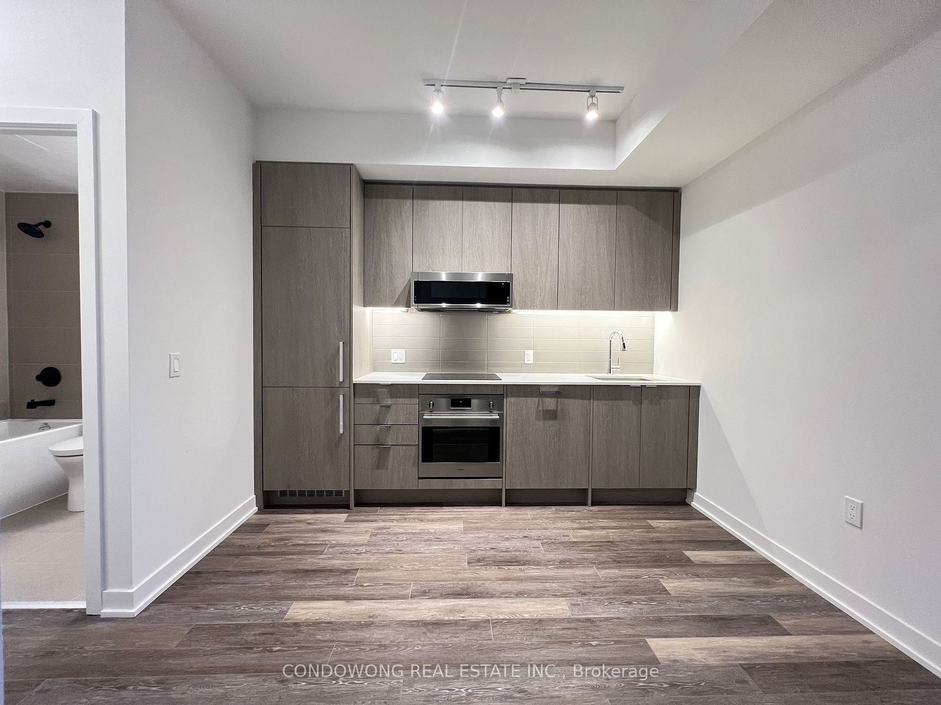 250 Lawrence Avenue W, #601