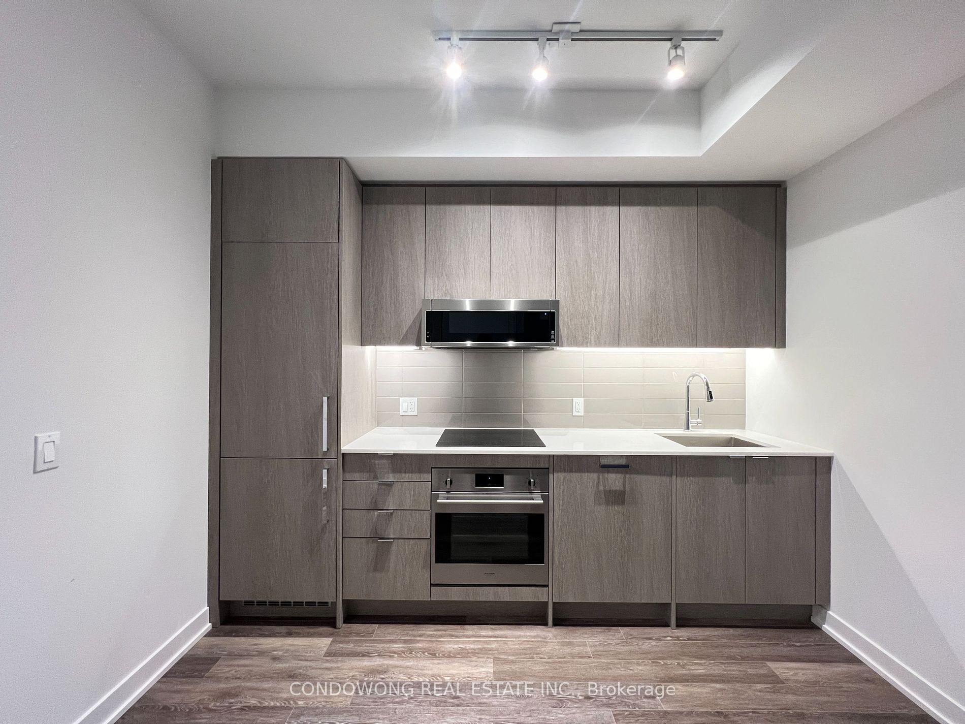 250 Lawrence Avenue W, #601
