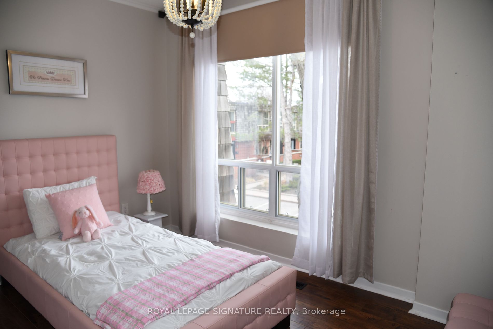 71 Upper Canada Drive, #4