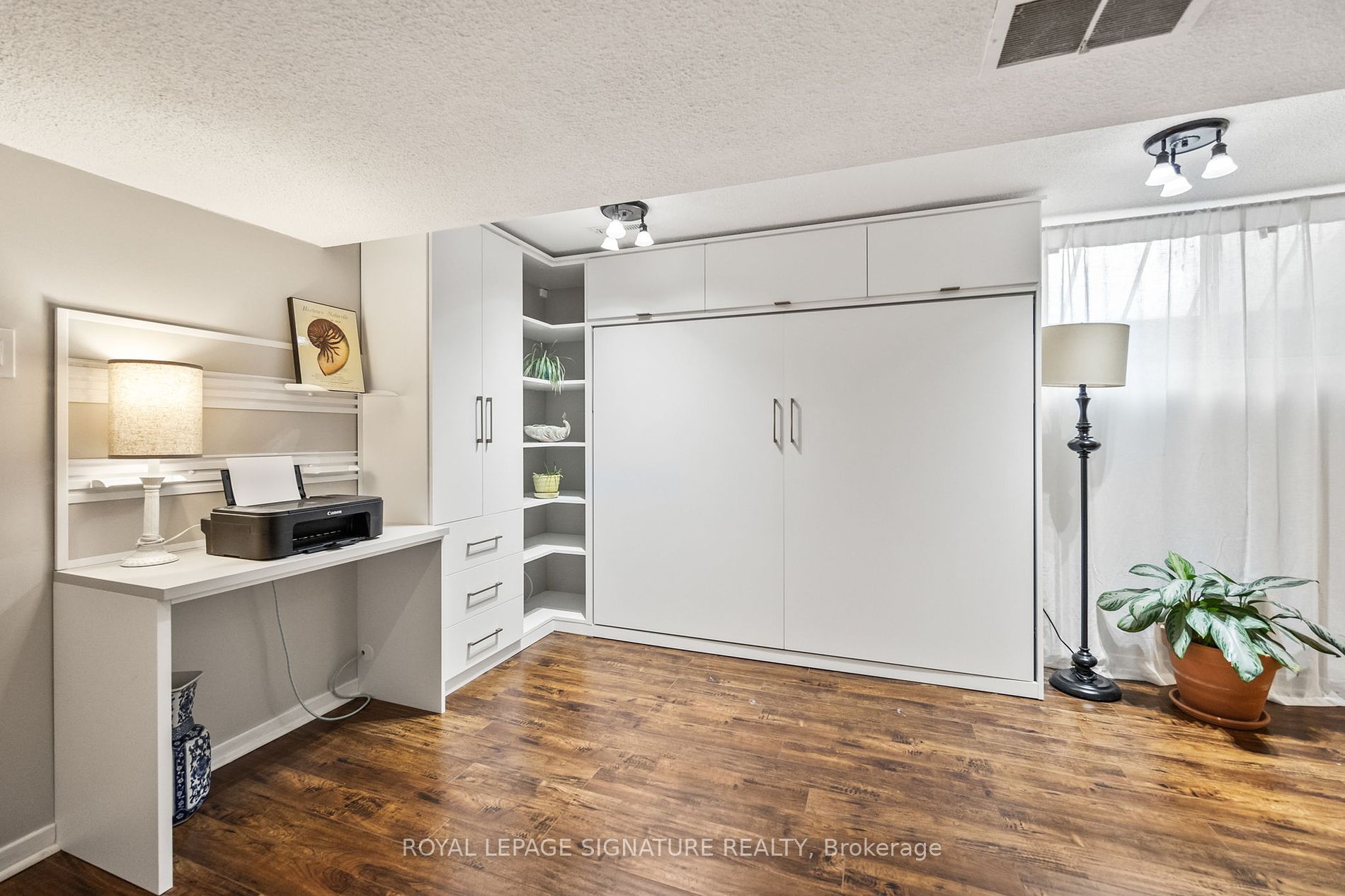 71 Upper Canada Drive, #4