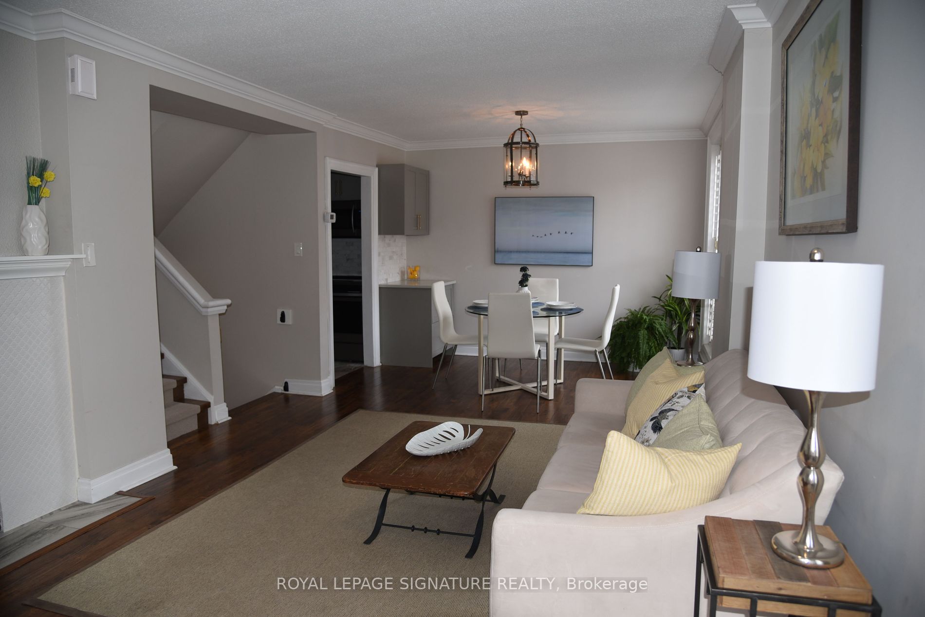 71 Upper Canada Drive, #4