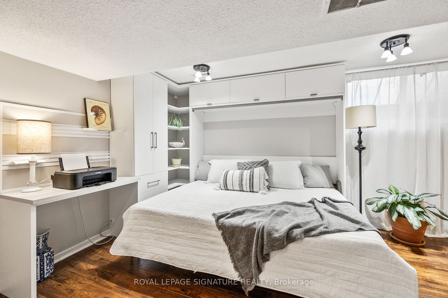 71 Upper Canada Drive, #4