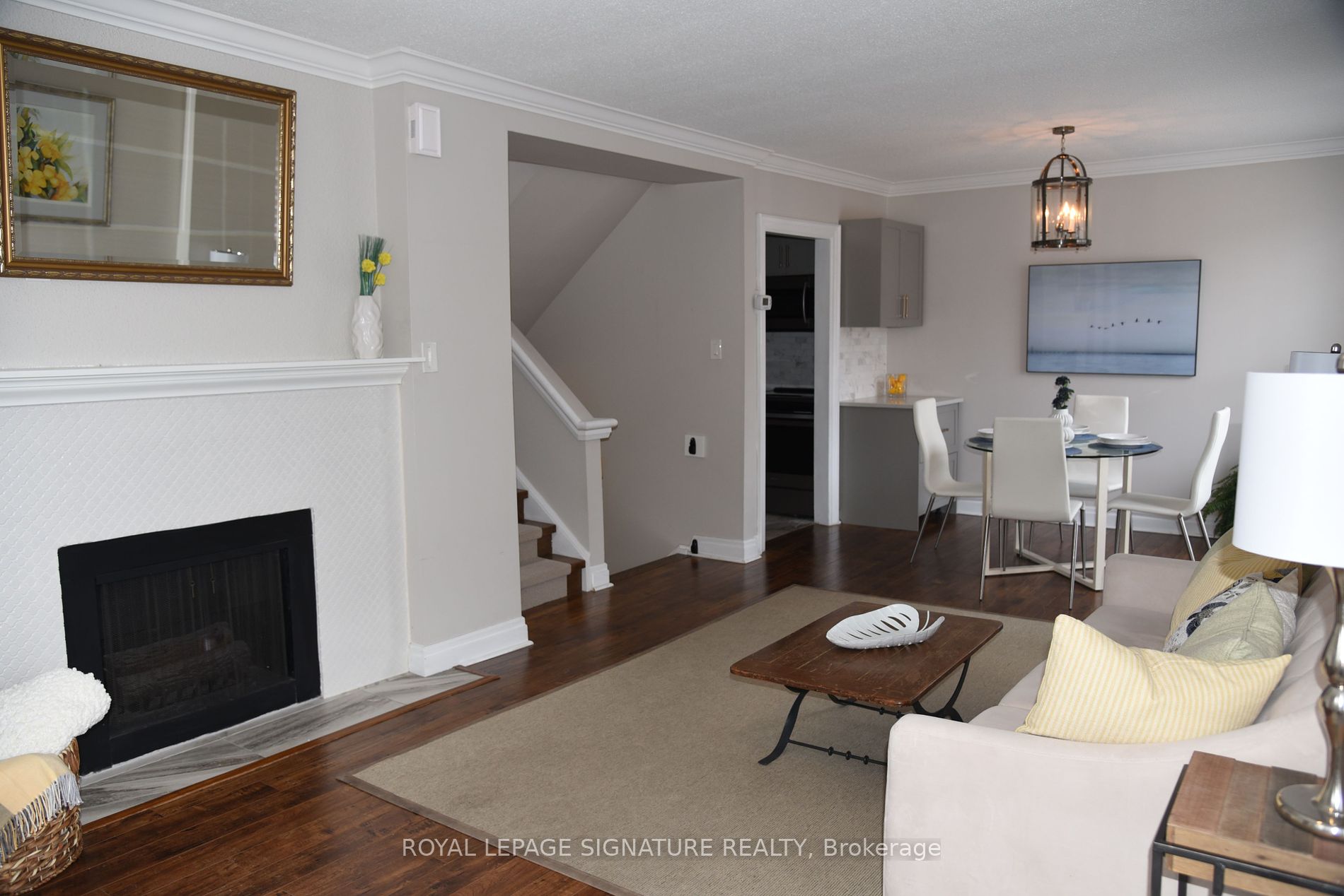 71 Upper Canada Drive, #4