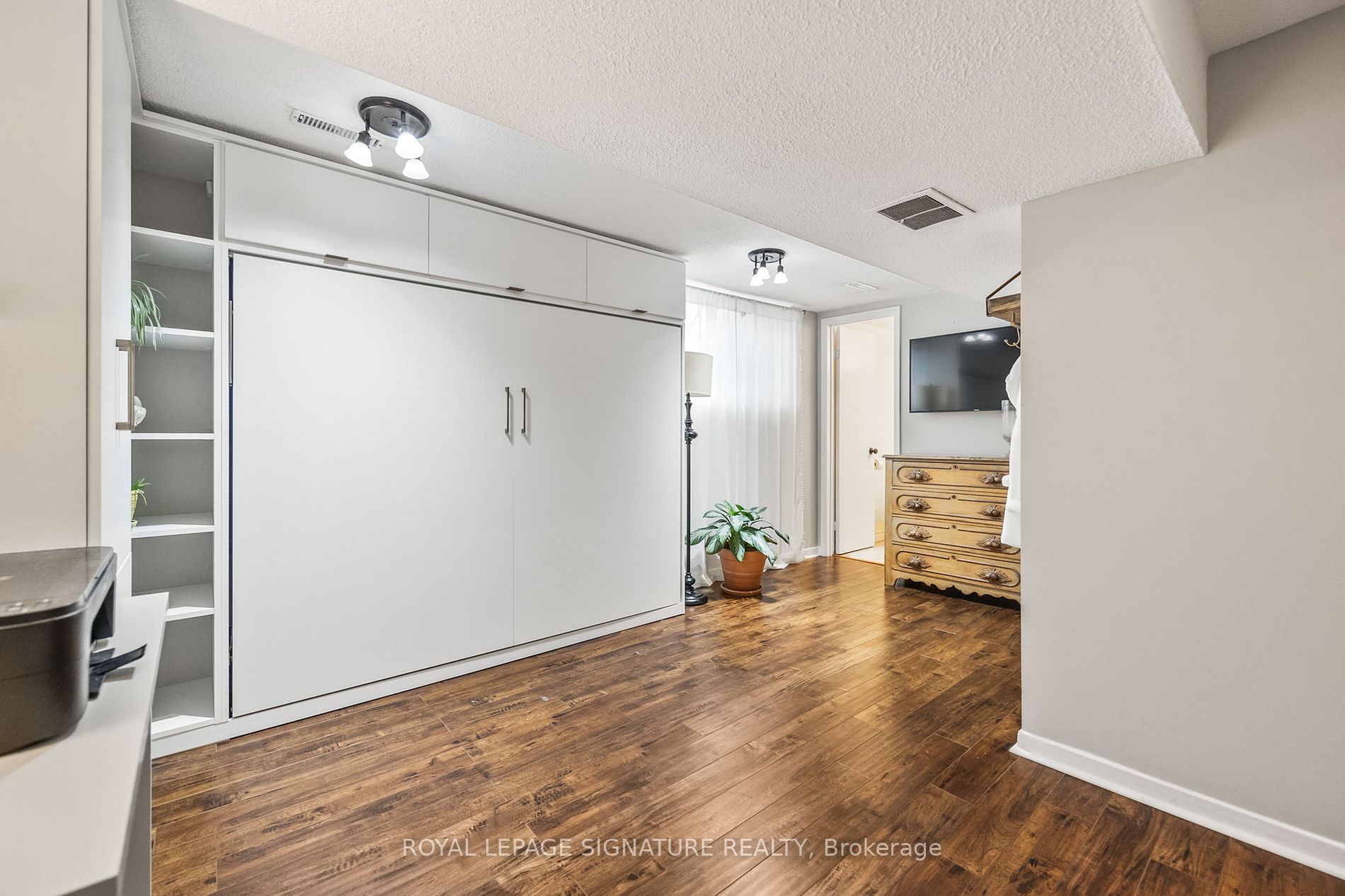 71 Upper Canada Drive, #4