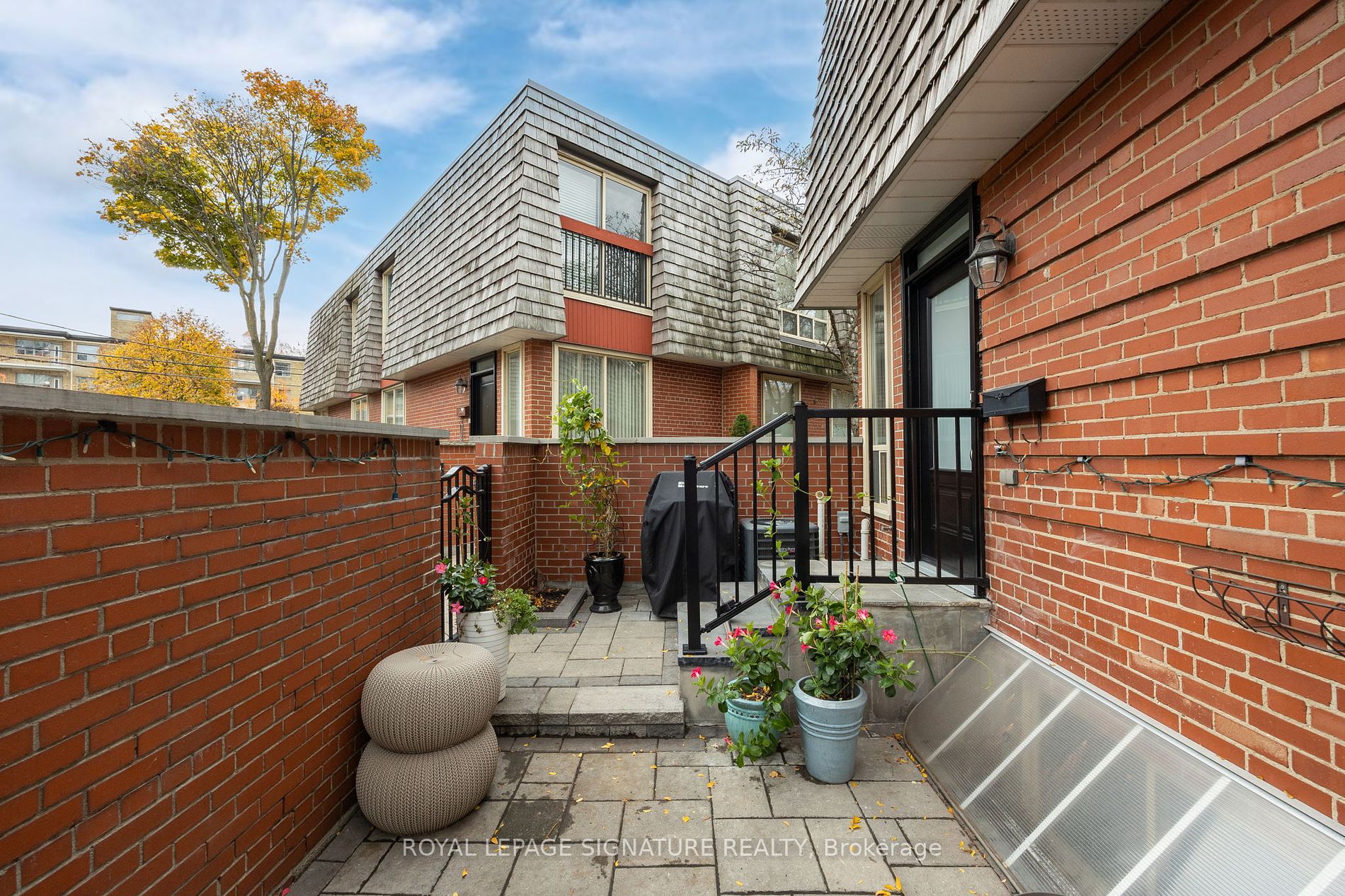 71 Upper Canada Drive, #4