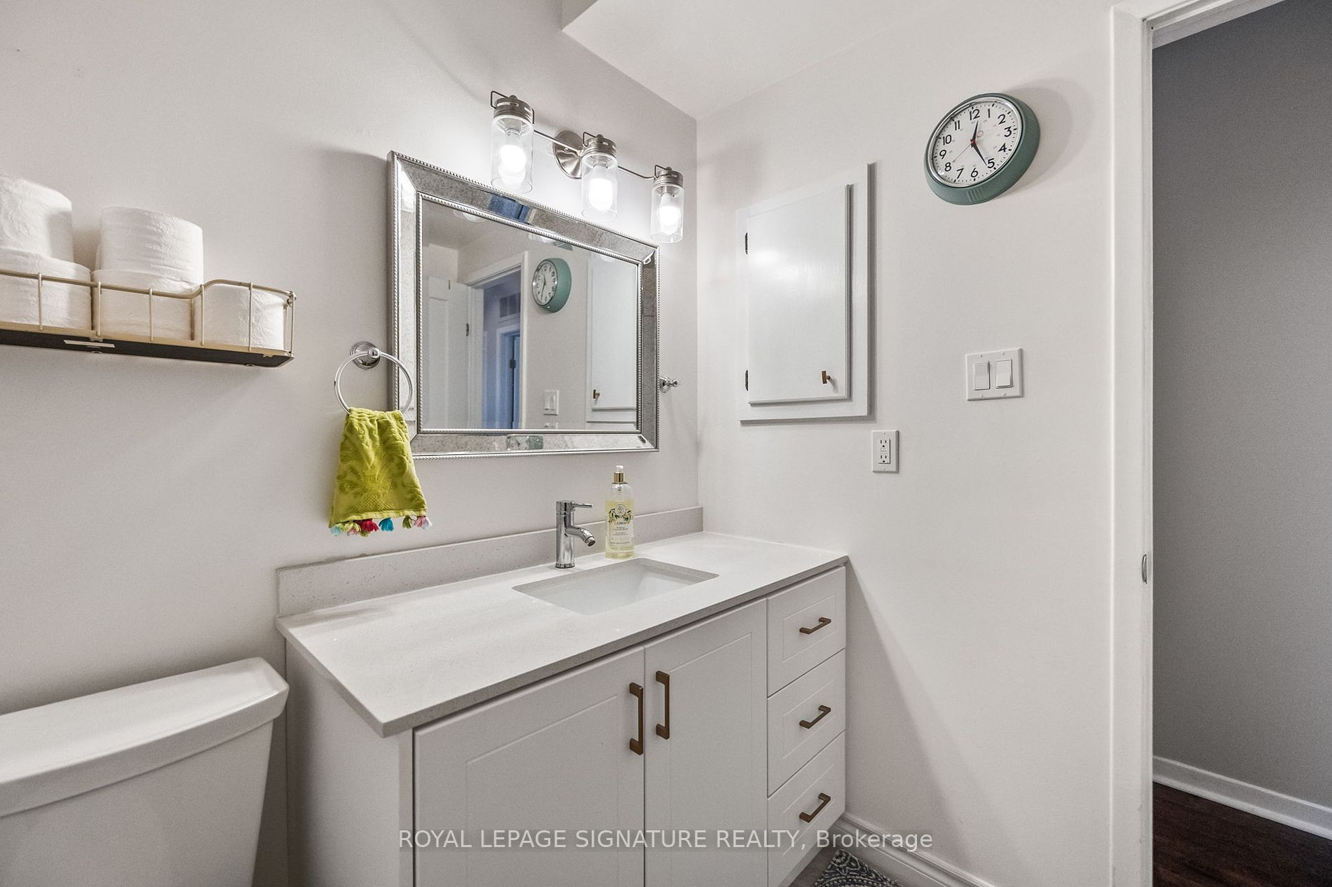 71 Upper Canada Drive, #4