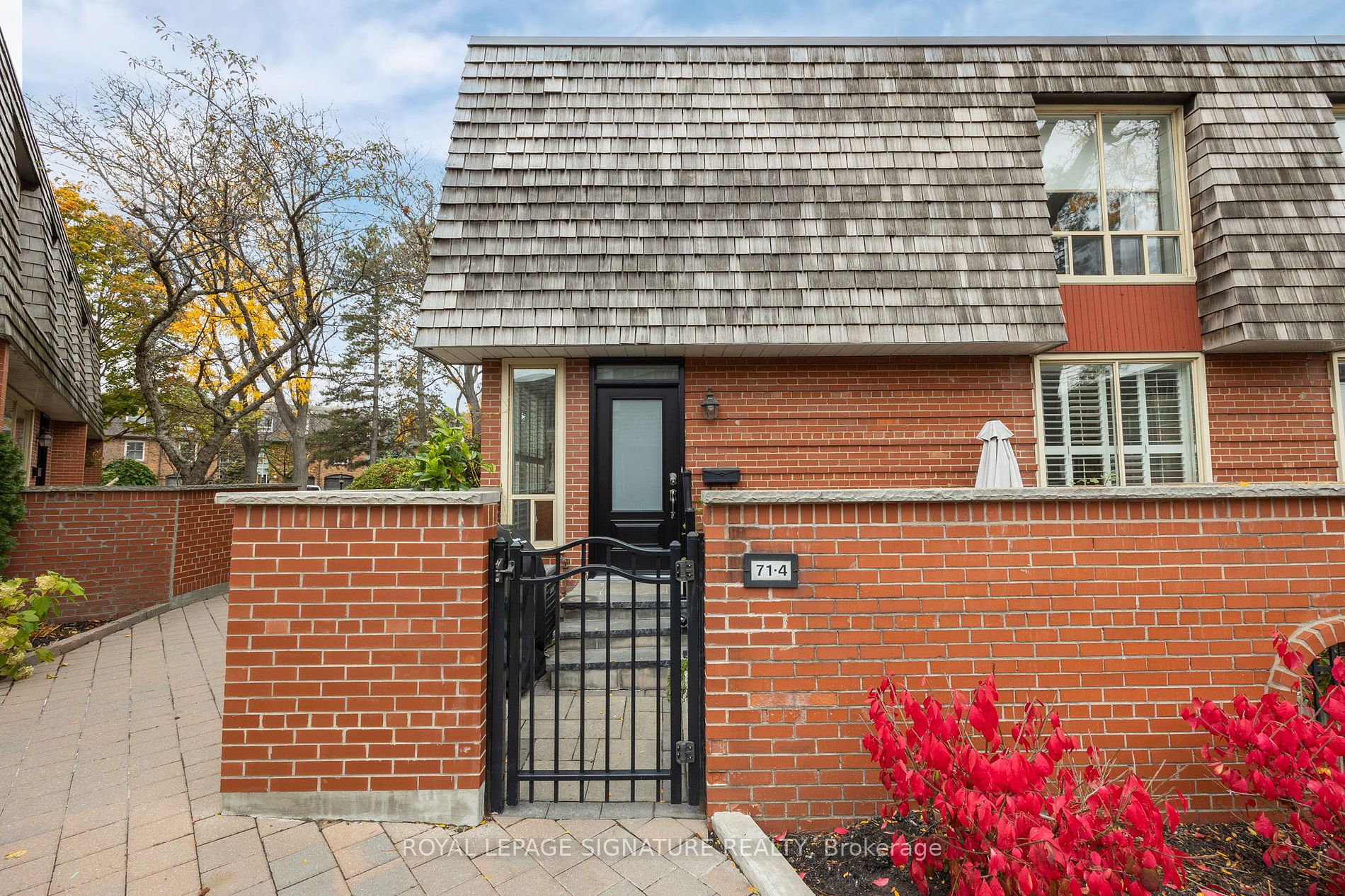 71 Upper Canada Drive, #4
