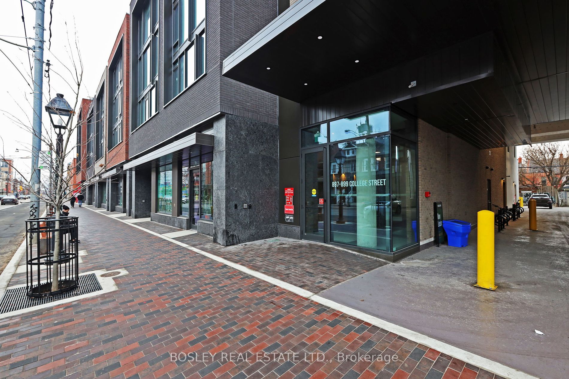 899 College St, #616