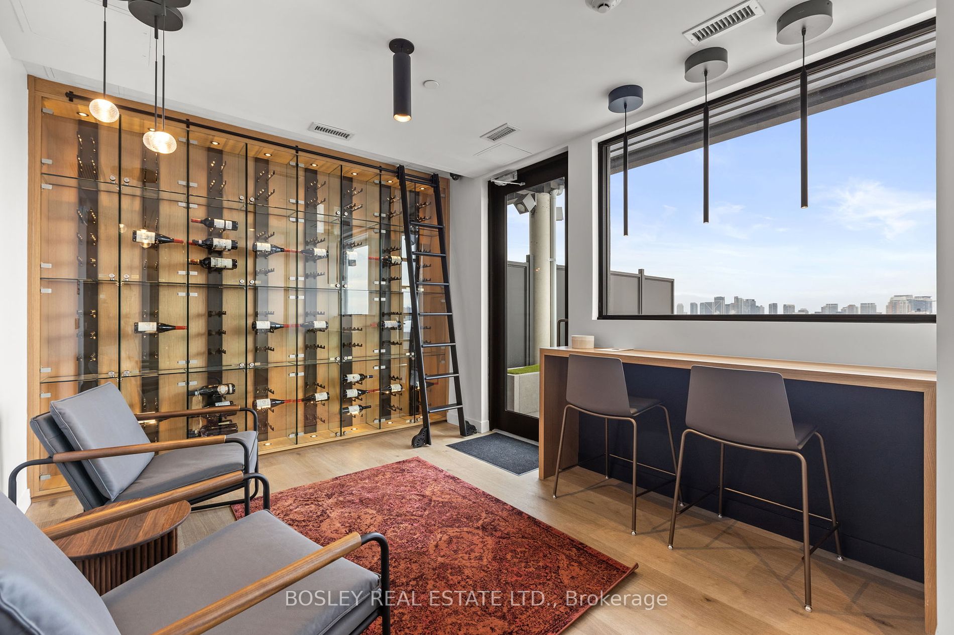 899 College St, #616
