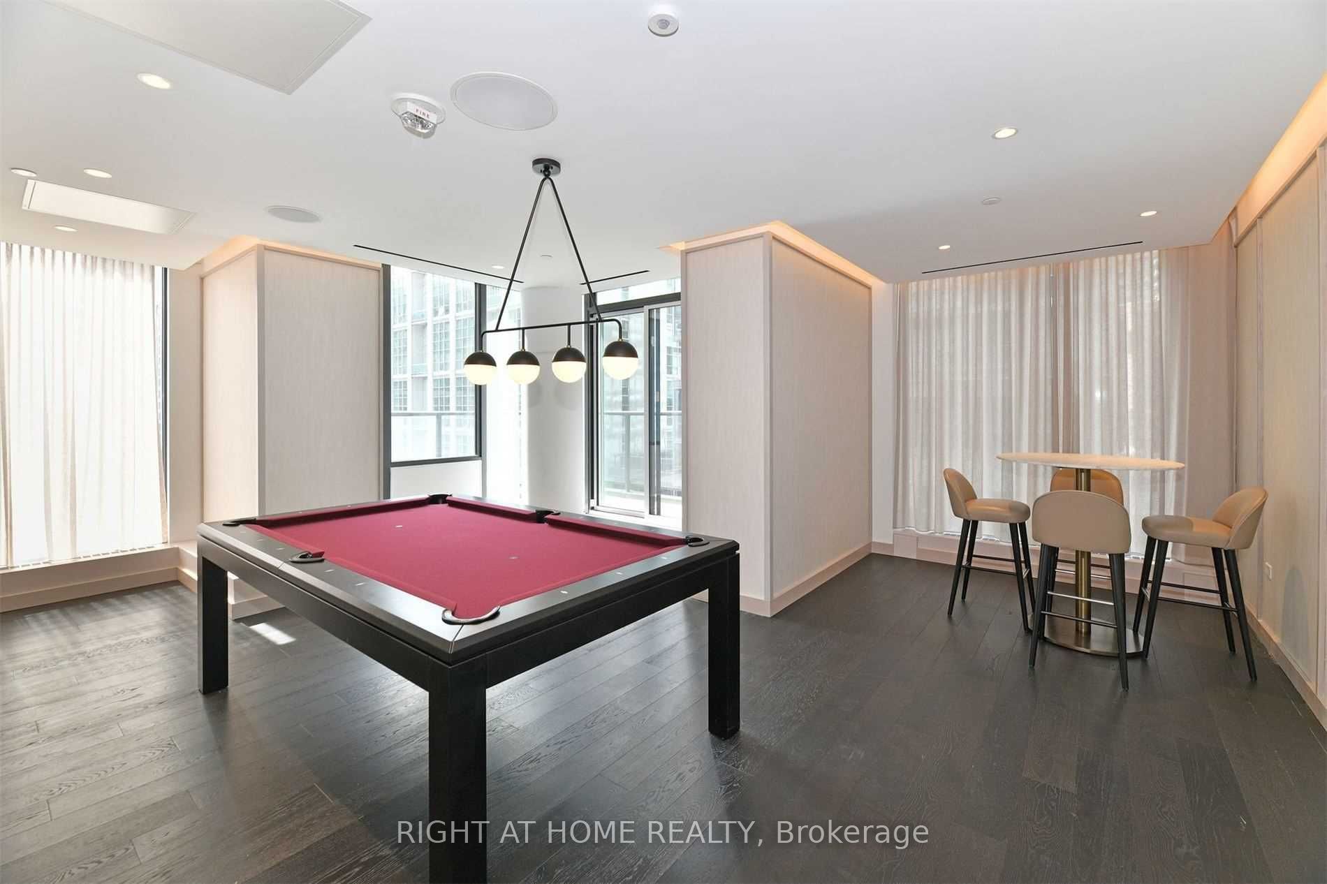 115 Blue Jays Way #712