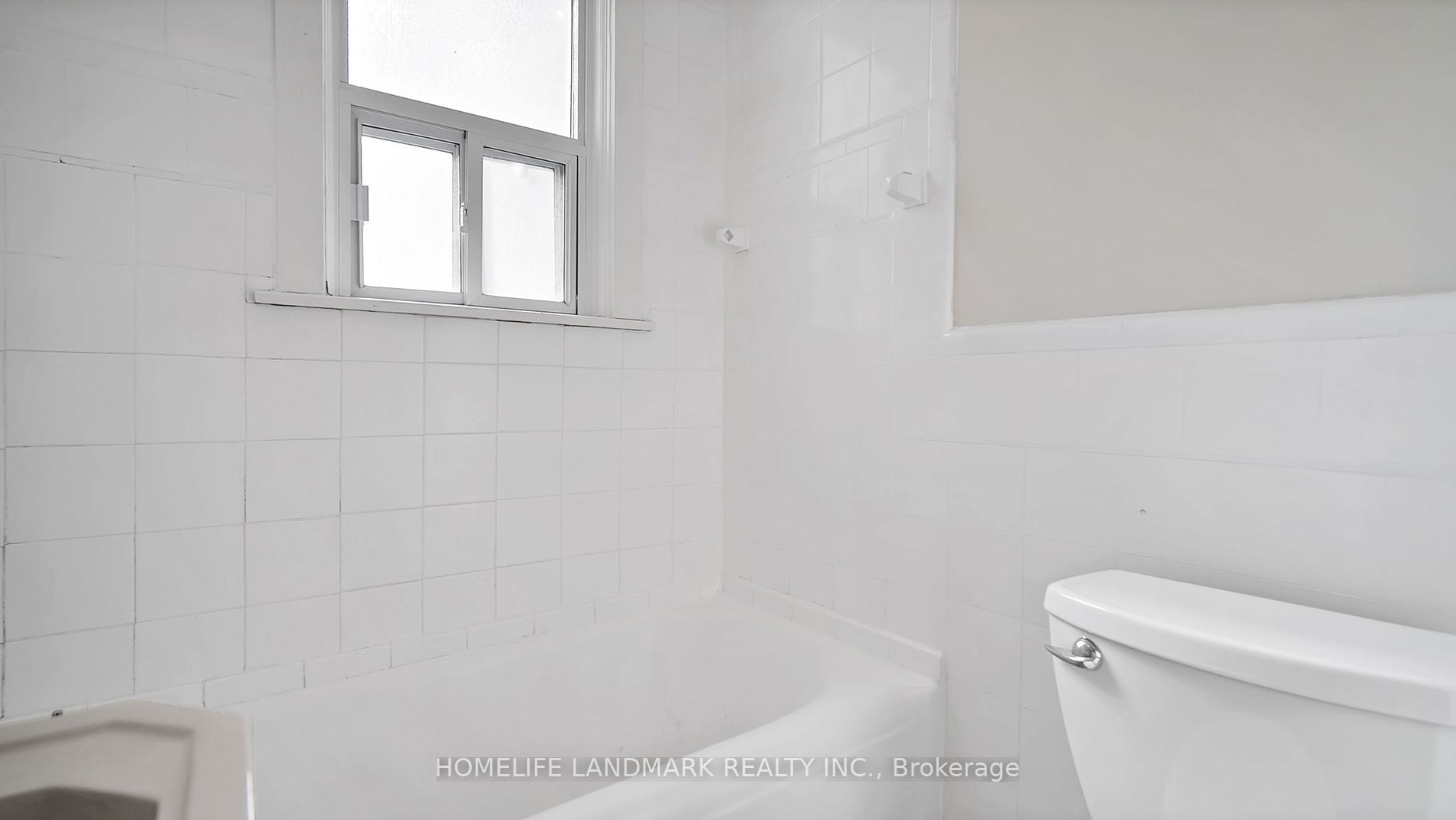 699 Eglinton Avenue W #403
