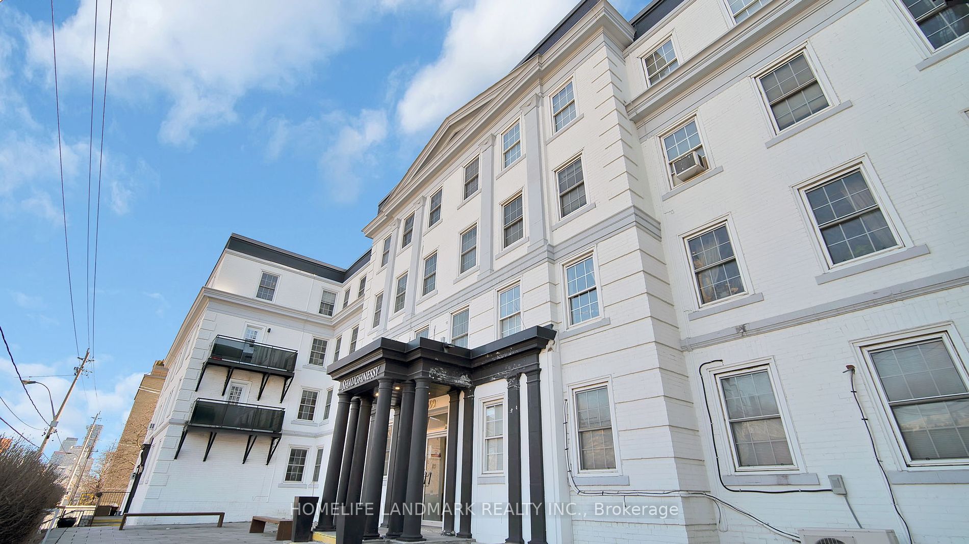 699 Eglinton Avenue W #403