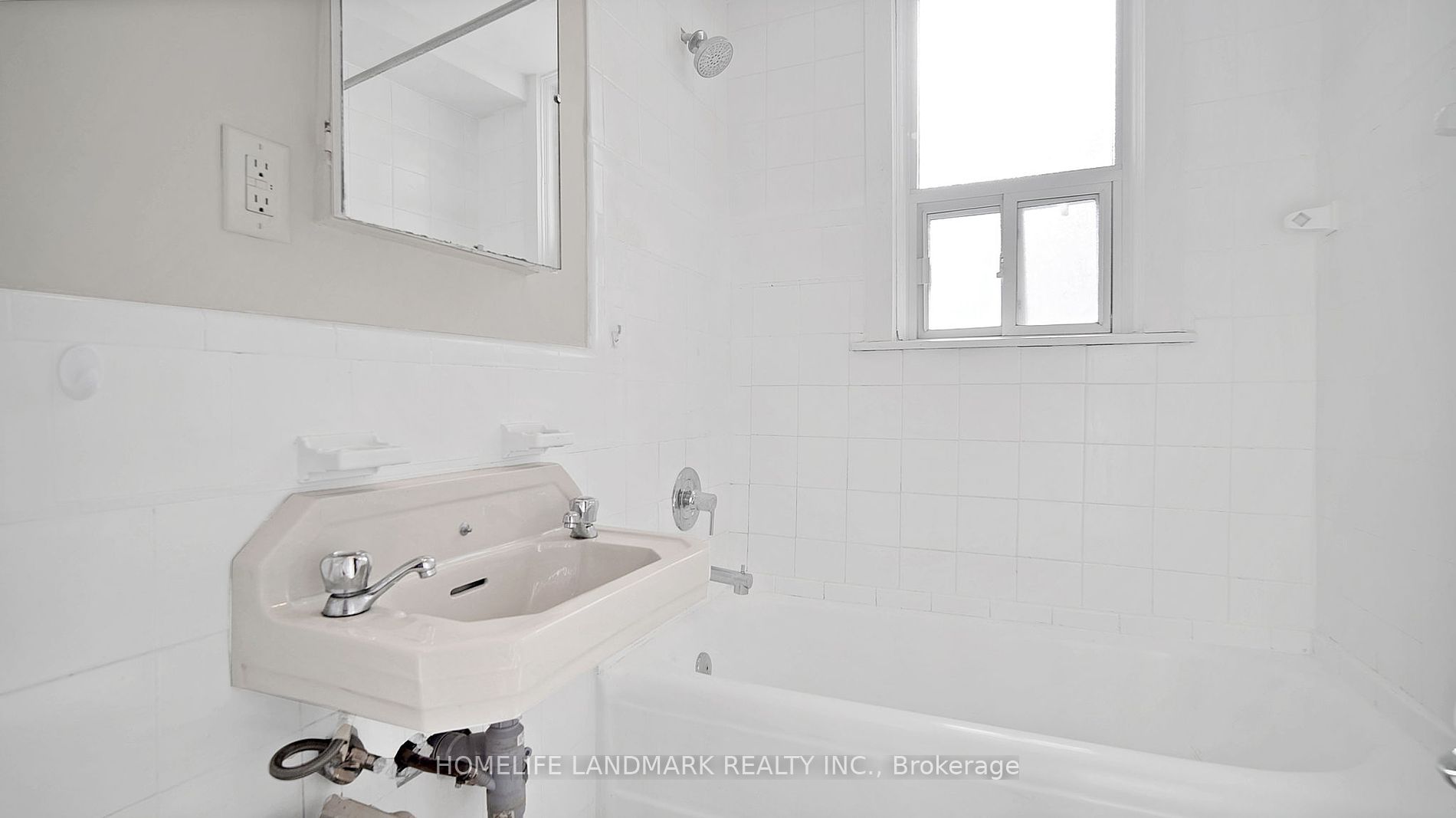 699 Eglinton Avenue W #403
