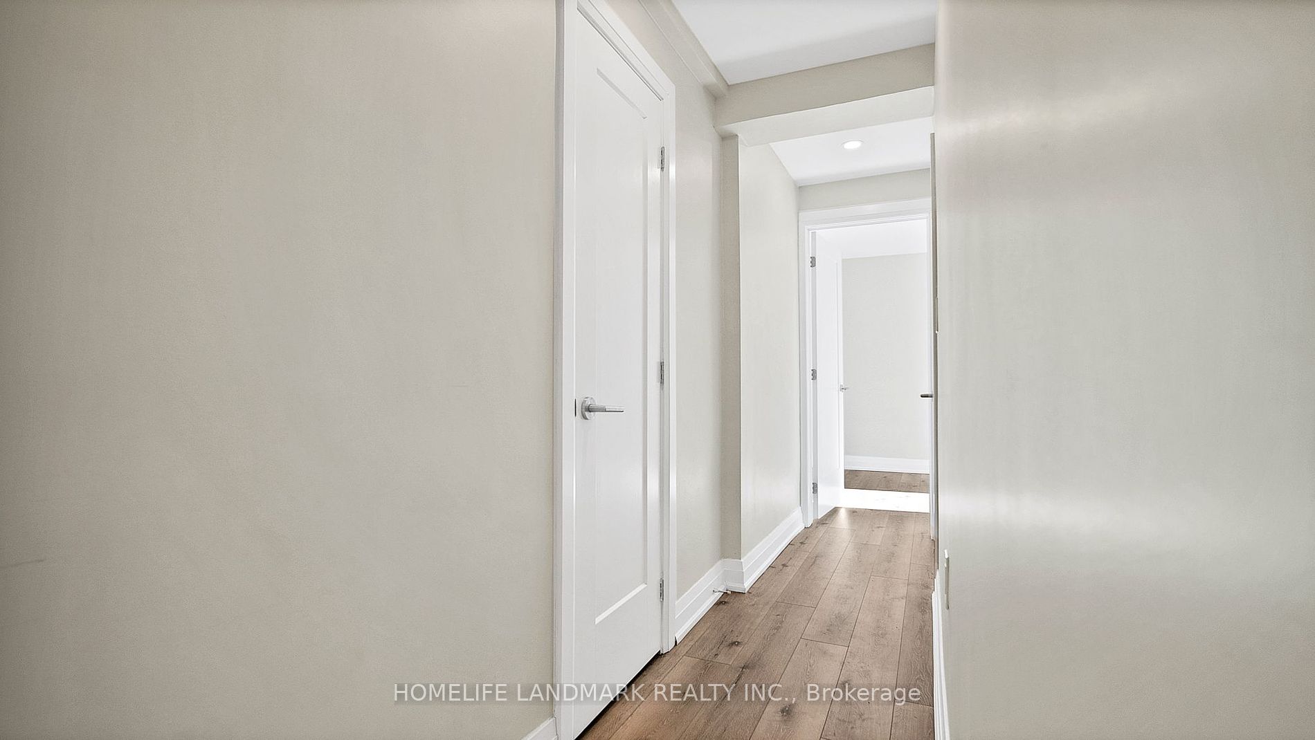 699 Eglinton Avenue W #403