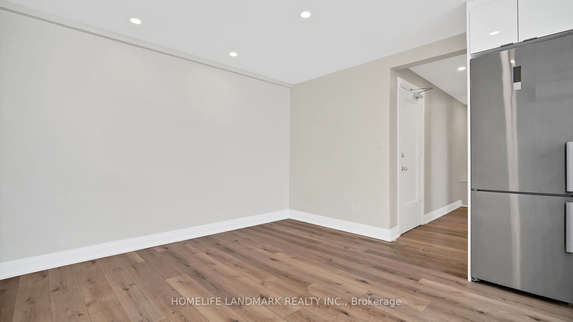 699 Eglinton Avenue W #403