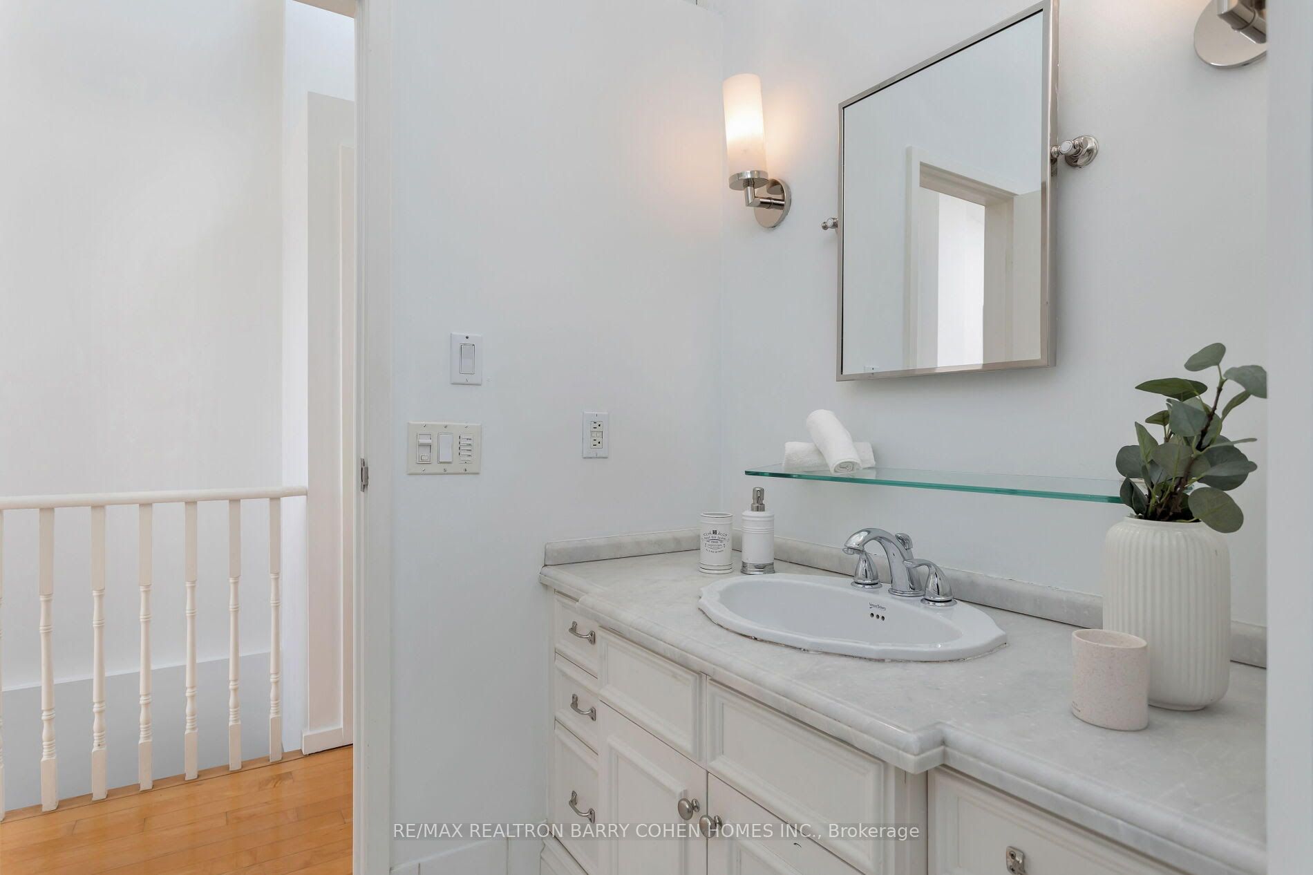 34 Claremont St, #201