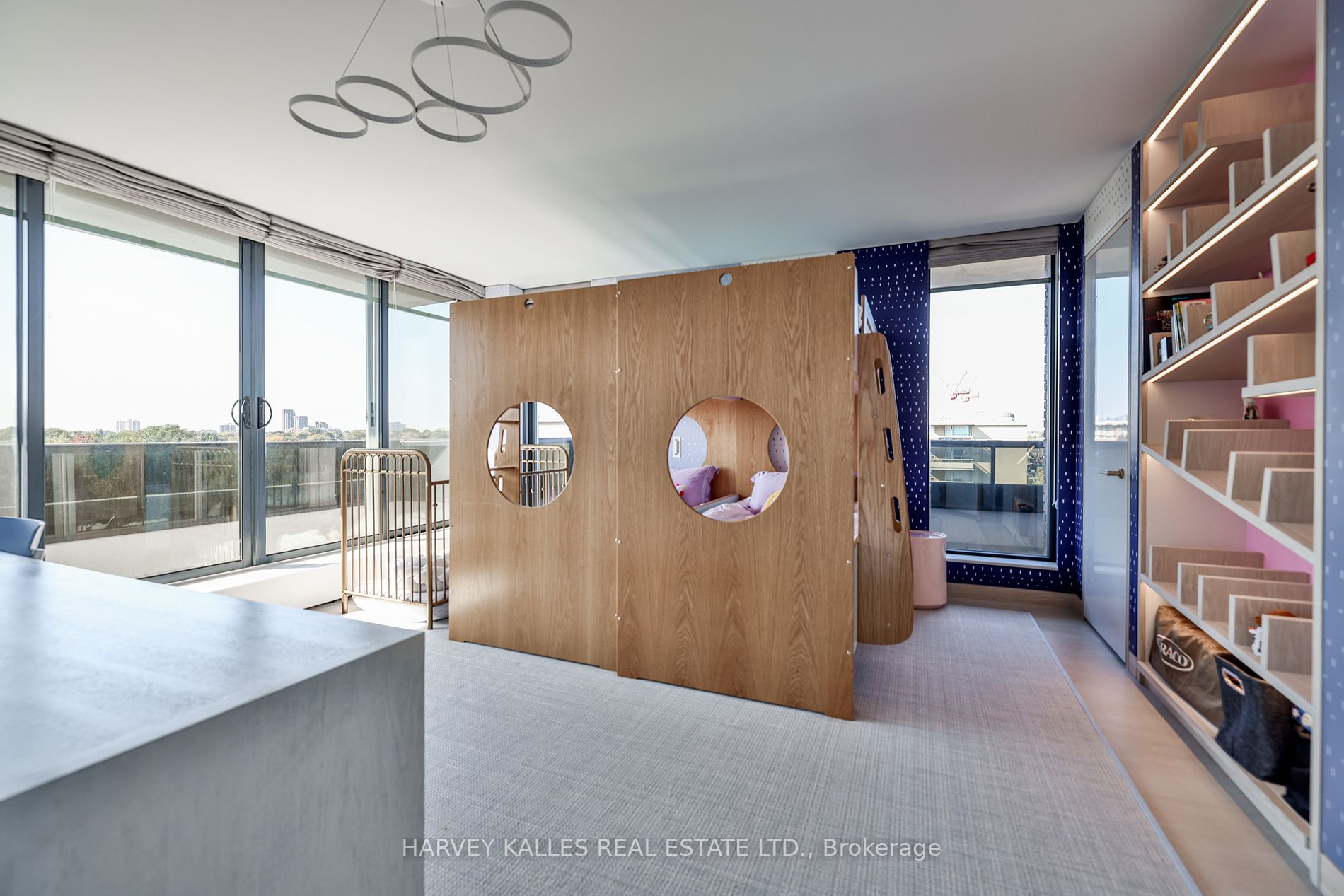 2600 Bathurst St, #901