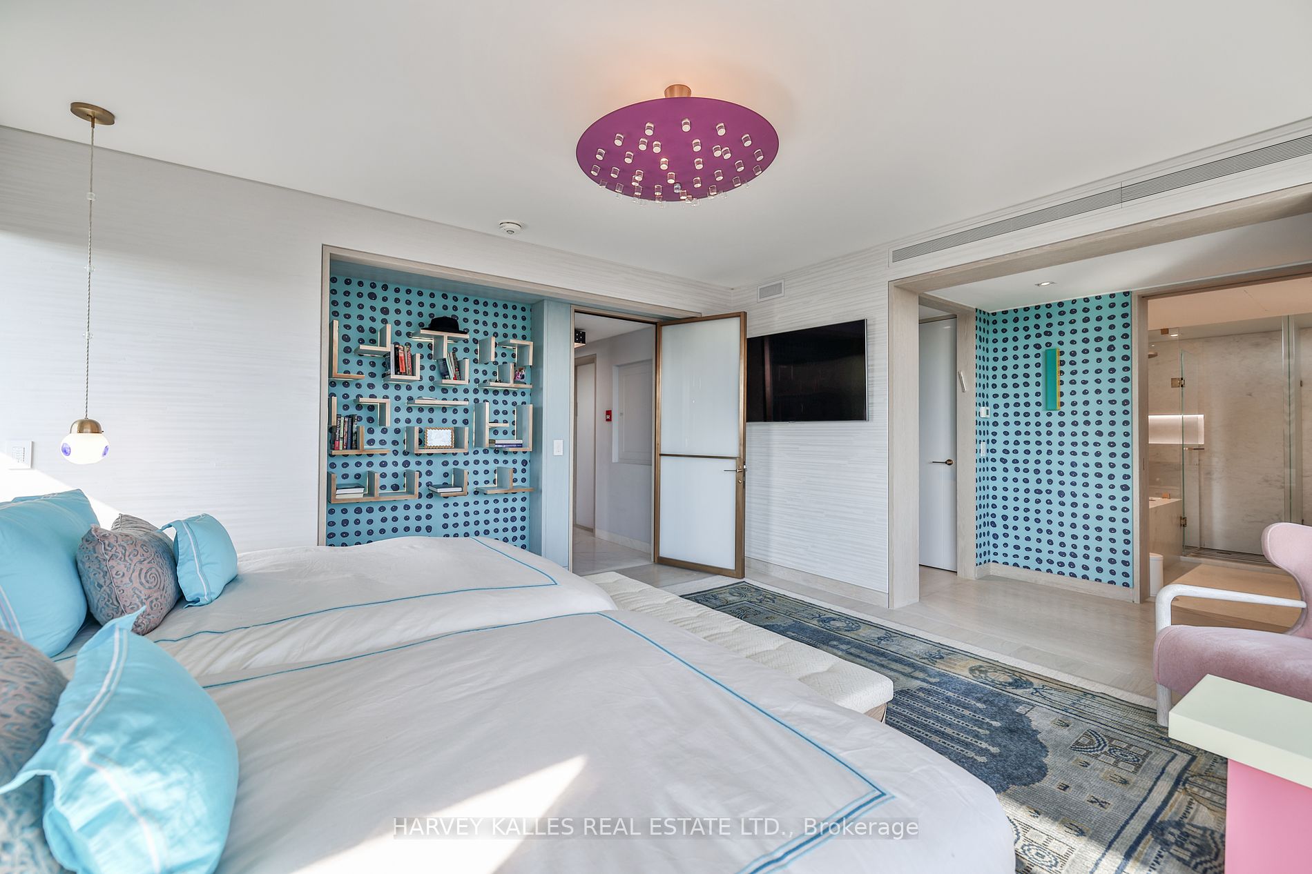 2600 Bathurst St, #901
