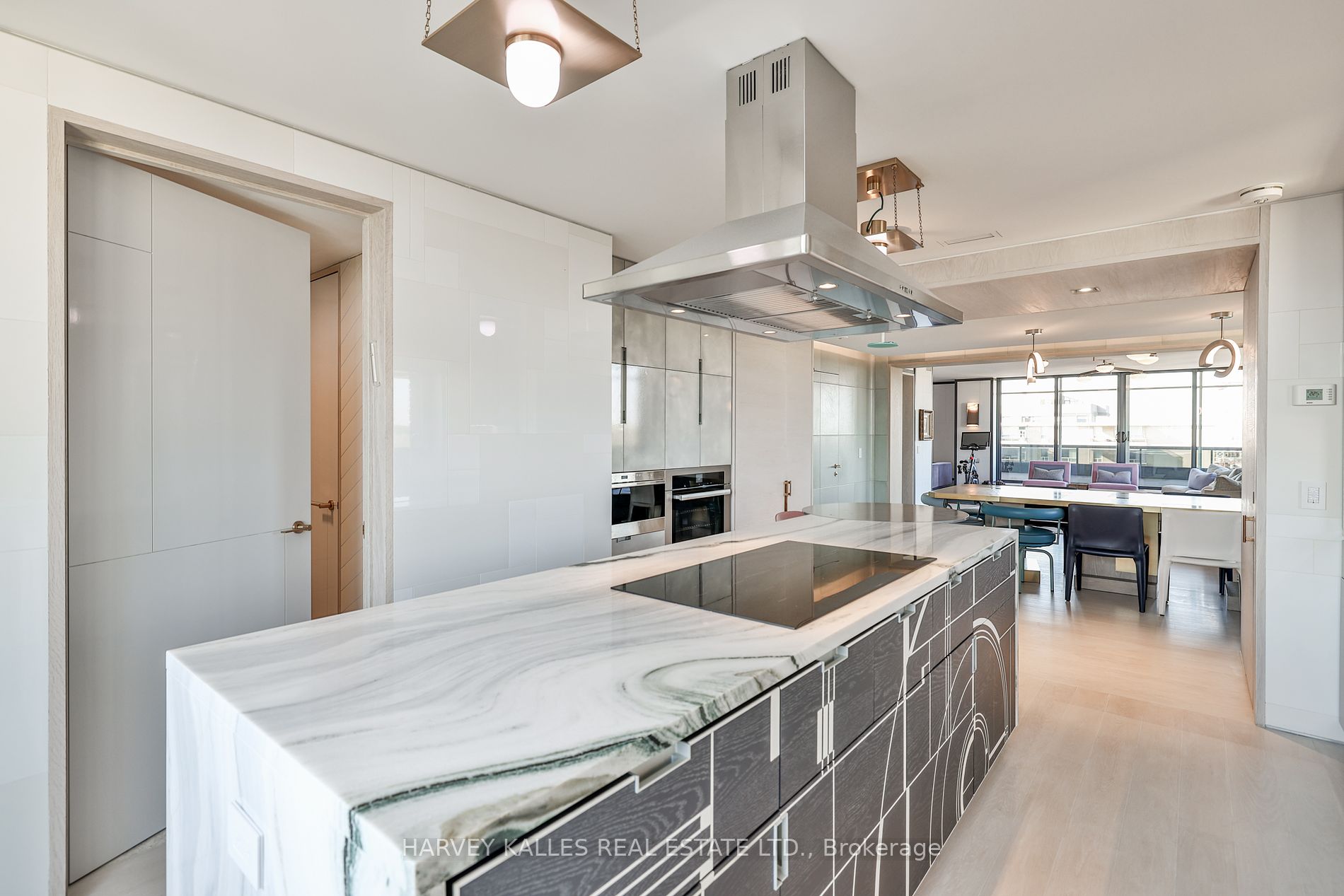 2600 Bathurst St, #901