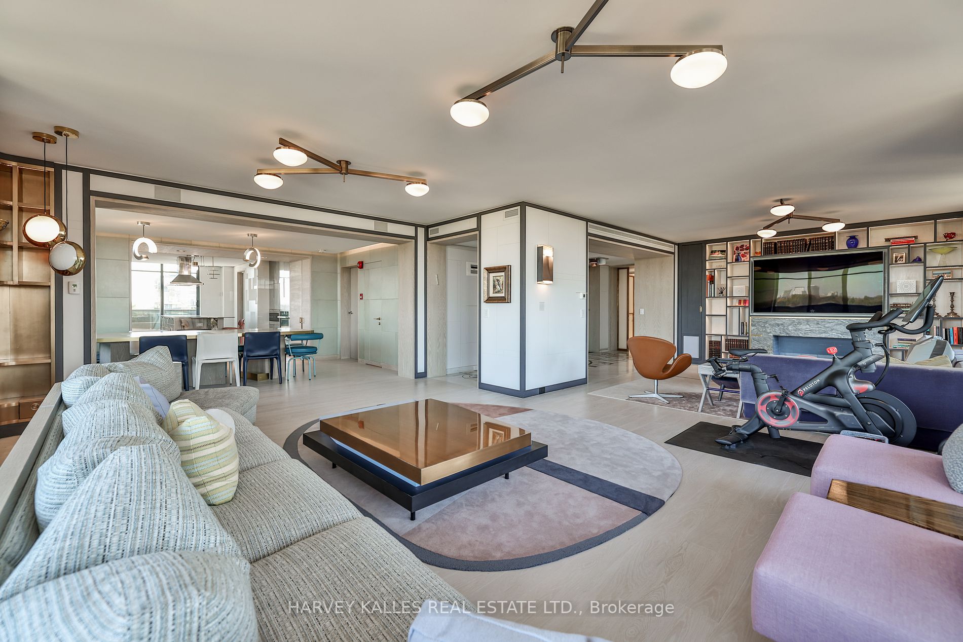 2600 Bathurst St, #901