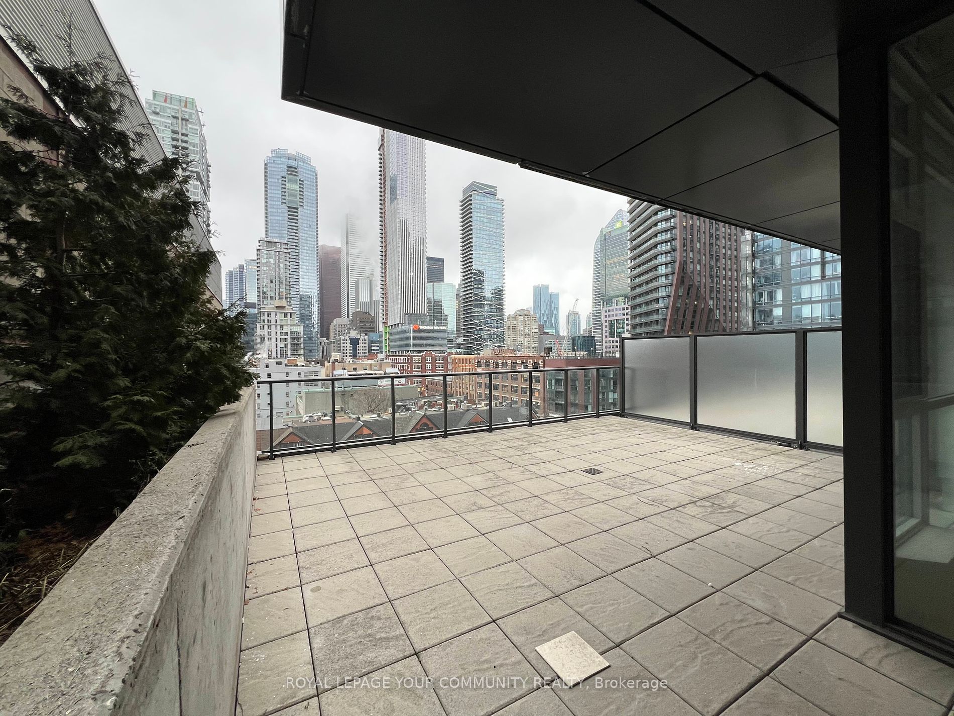 290 Adelaide St W, #702