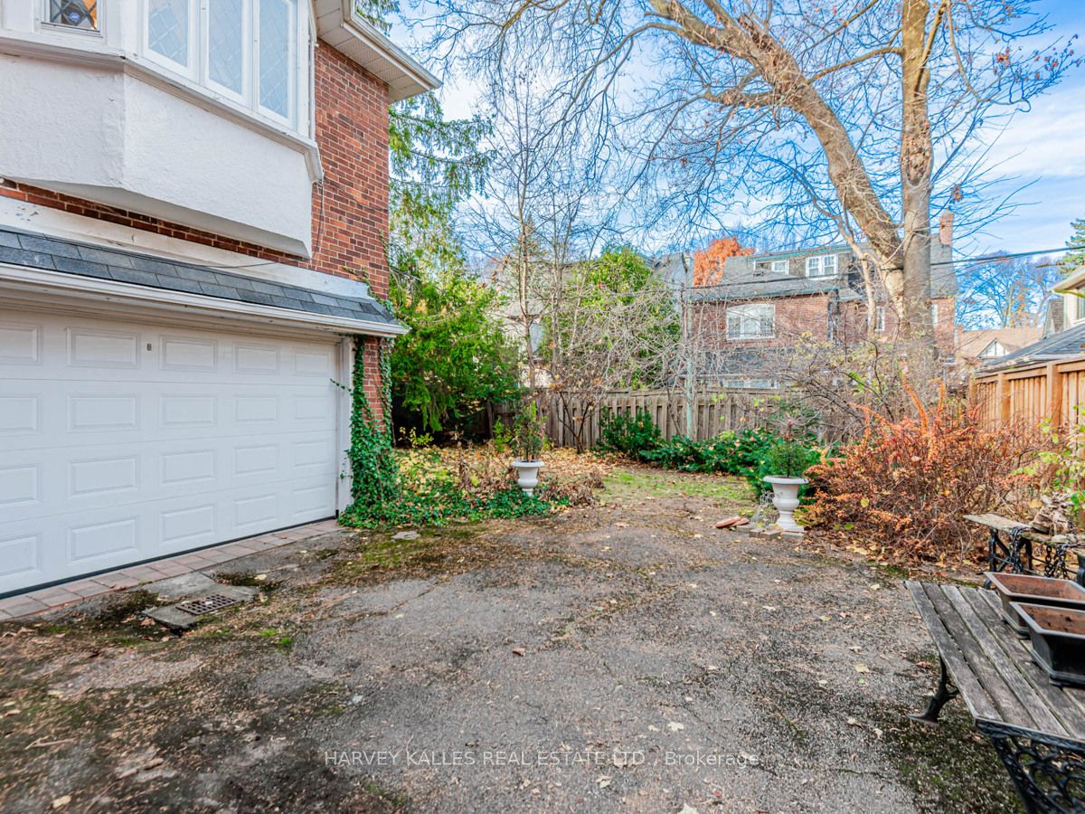 16 Silverwood Ave