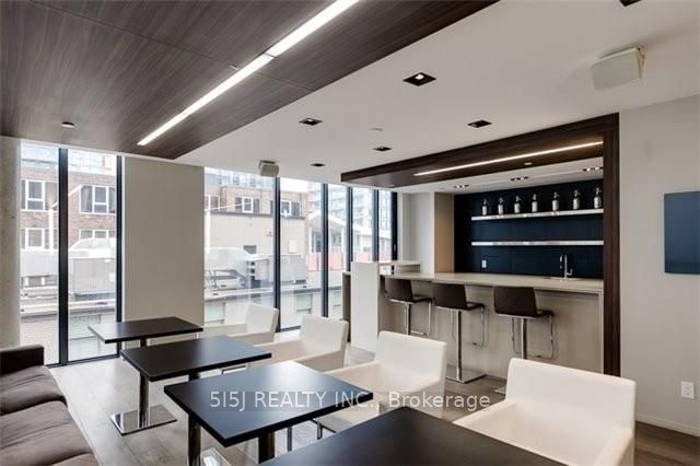 101 Peter Street #2910