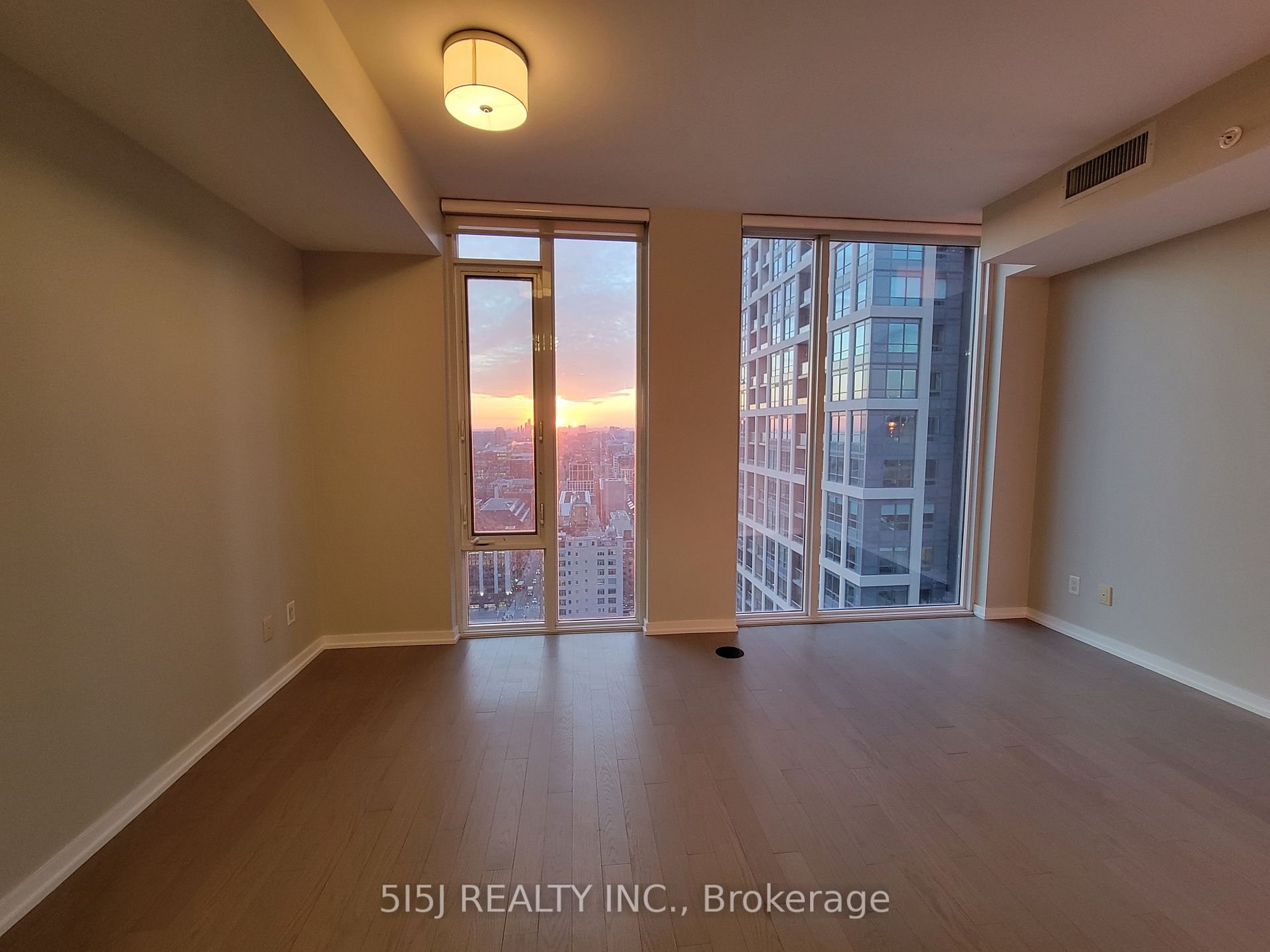 101 Peter Street #2910