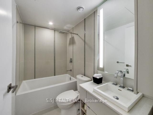 101 Peter Street #2910