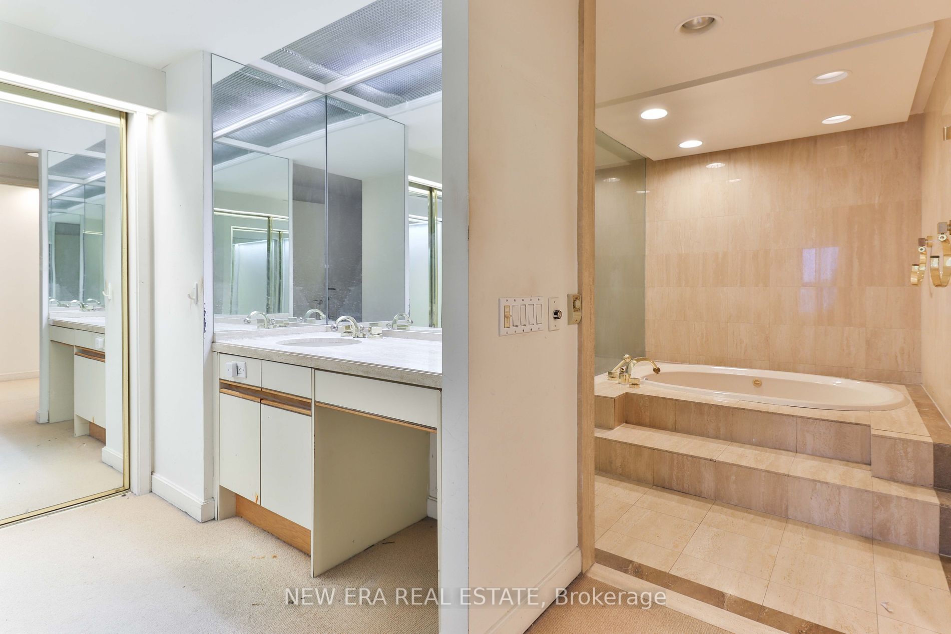 460 Queens Quay W, #404E