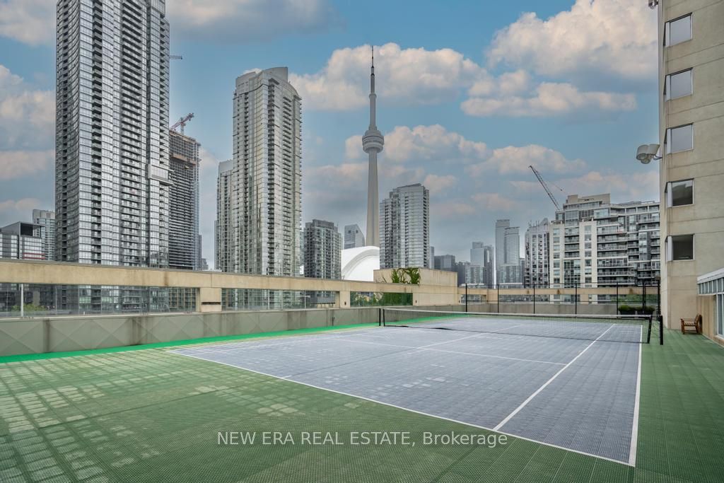 460 Queens Quay W, #404E