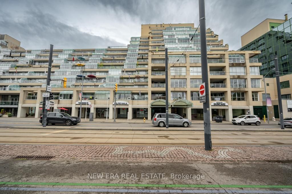 460 Queens Quay W, #404E