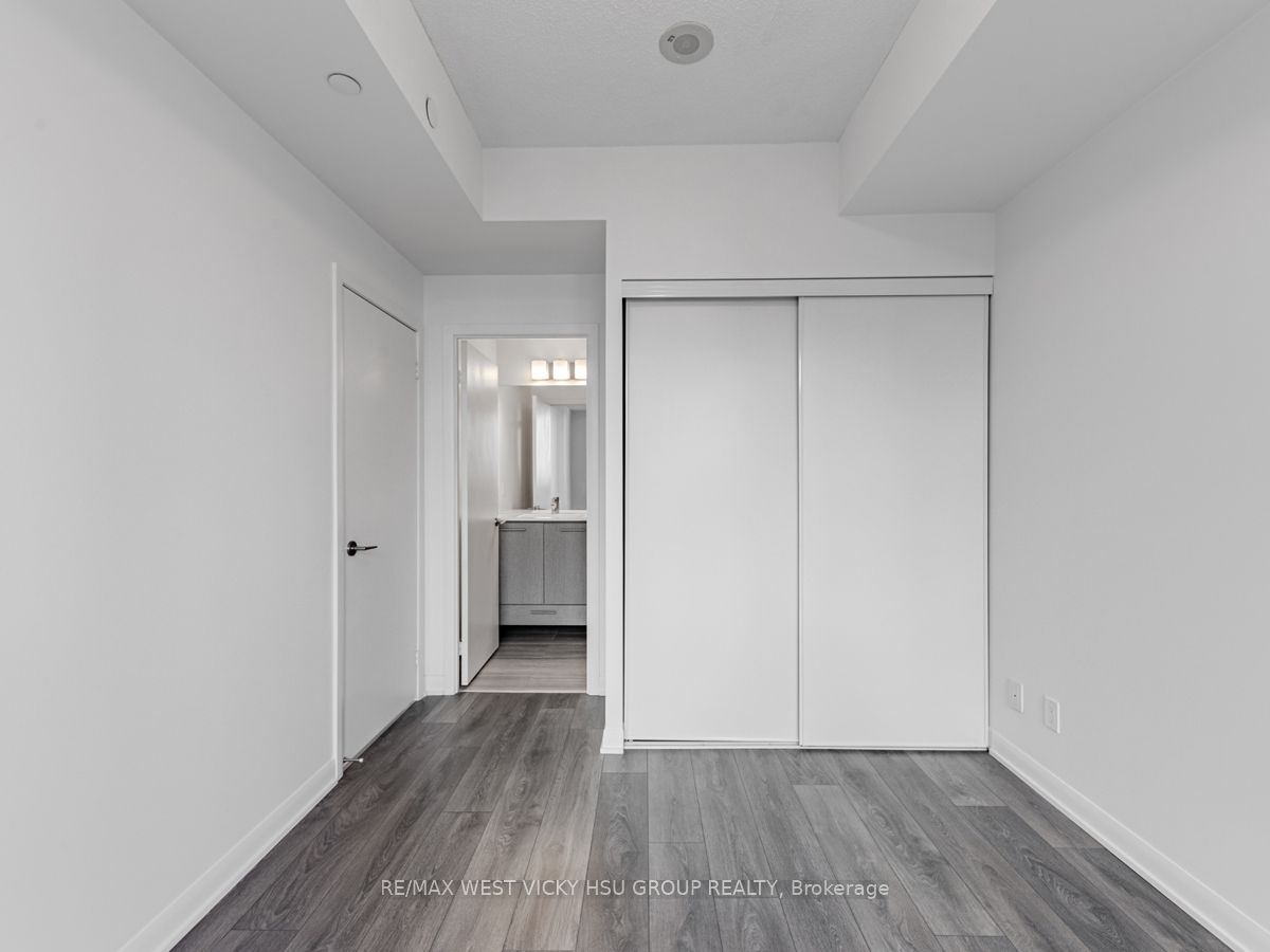 435 Richmond St W, #810