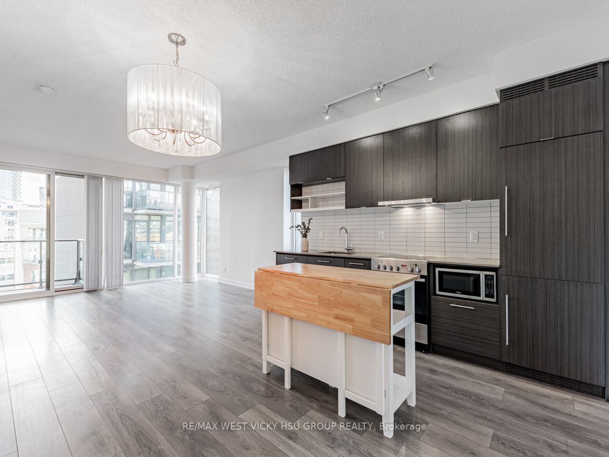 435 Richmond St W, #810