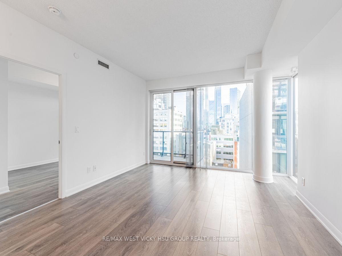 435 Richmond St W, #810