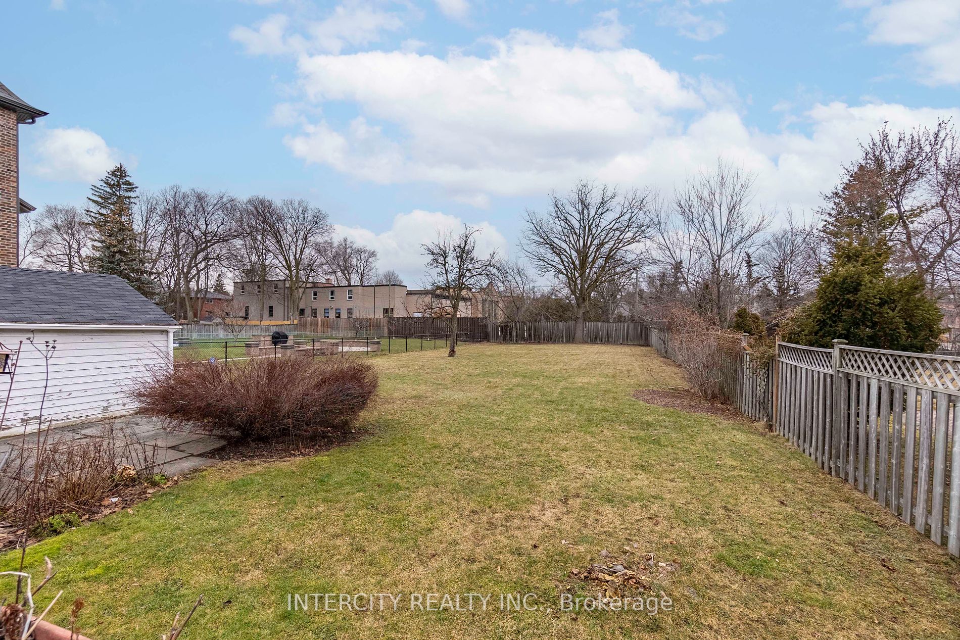 60 Northwood Drive