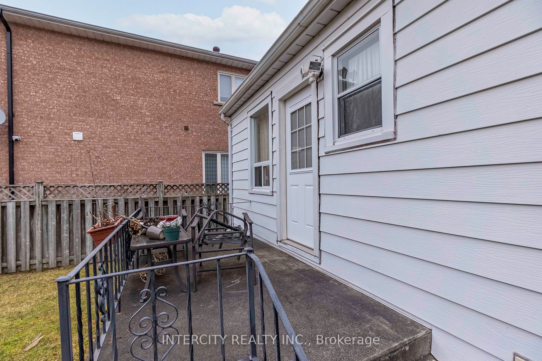 60 Northwood Drive