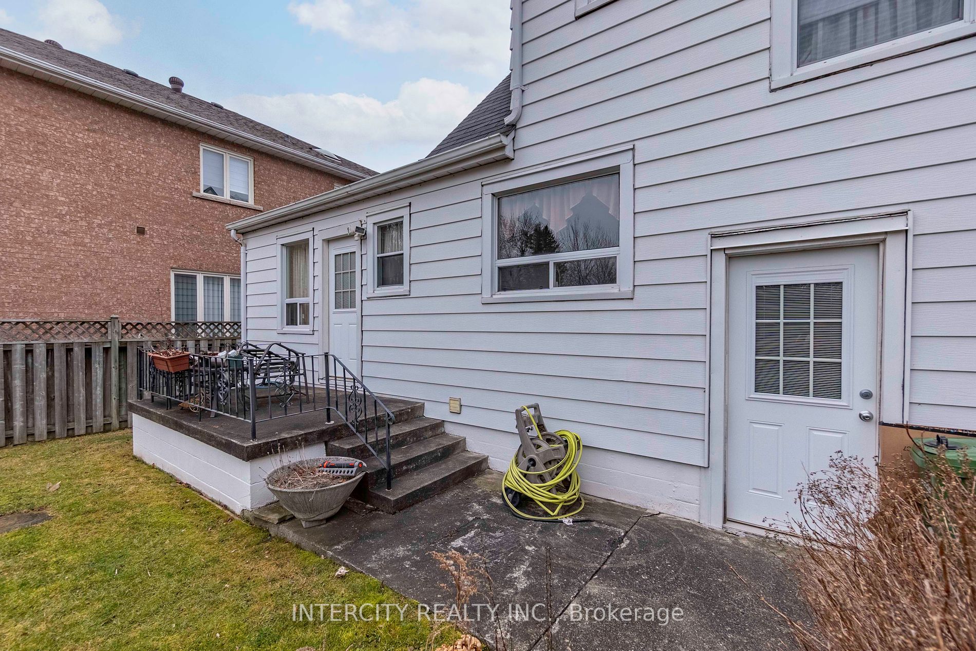 60 Northwood Drive