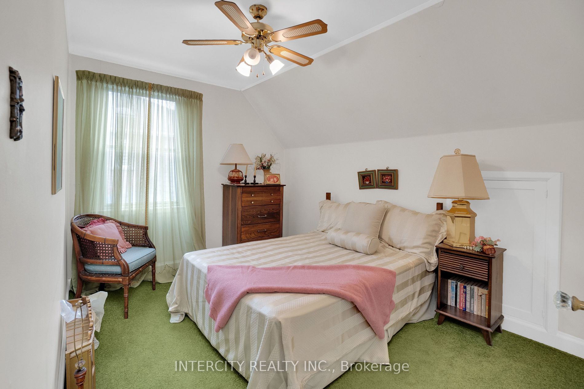 60 Northwood Drive