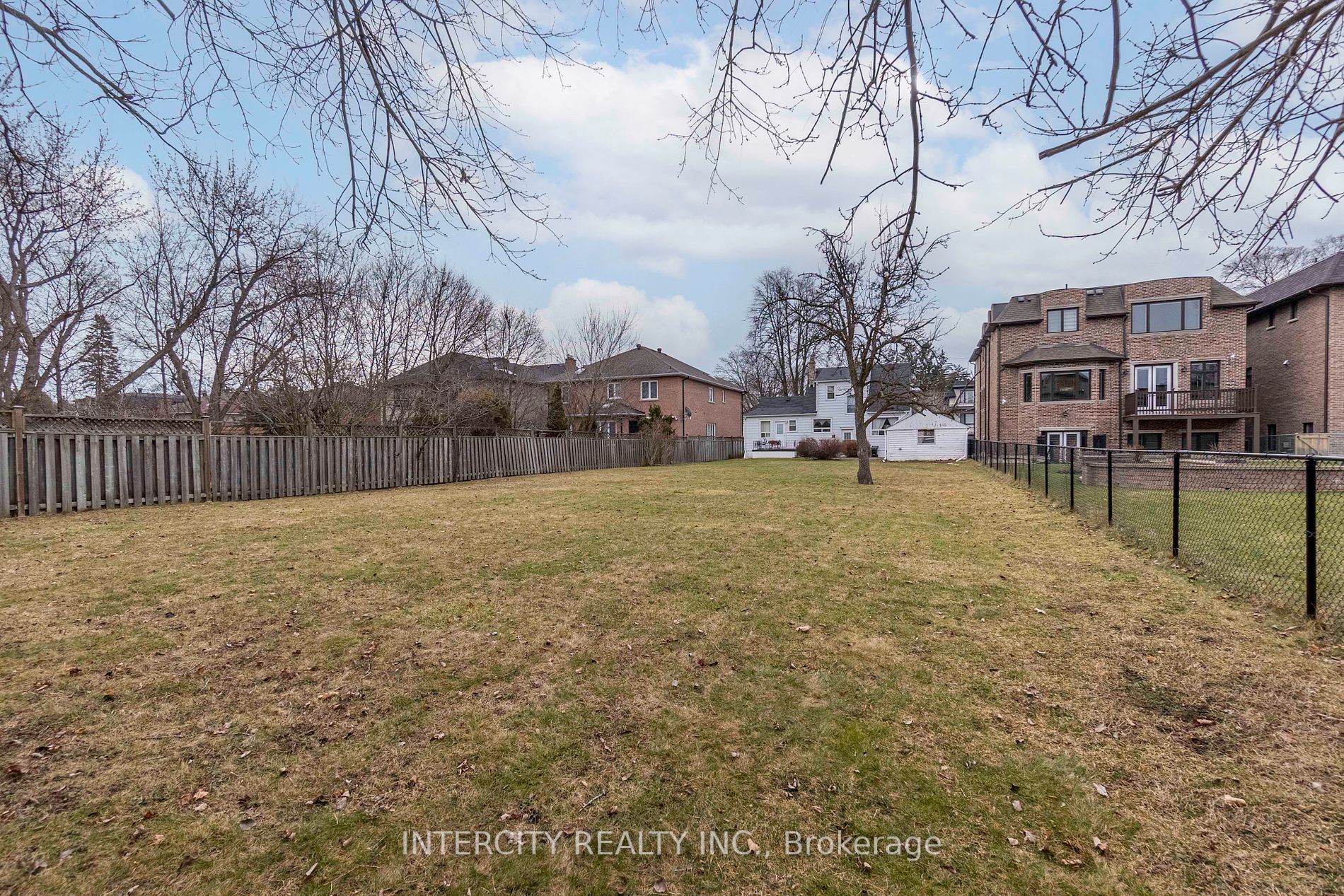 60 Northwood Drive