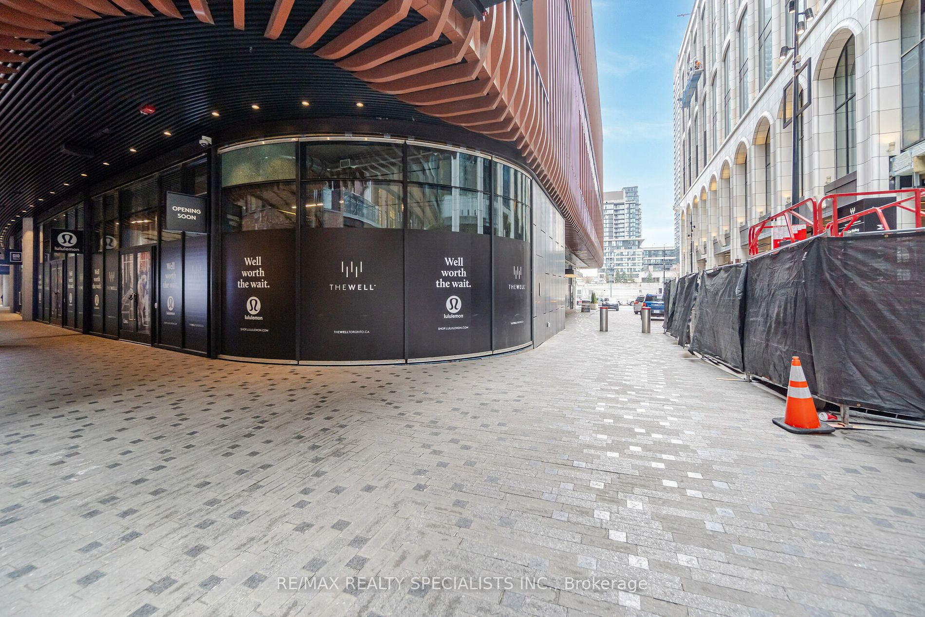 470 FRONT Street W #815