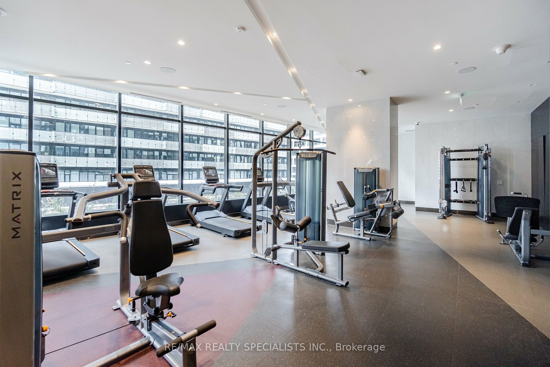 470 FRONT Street W #815