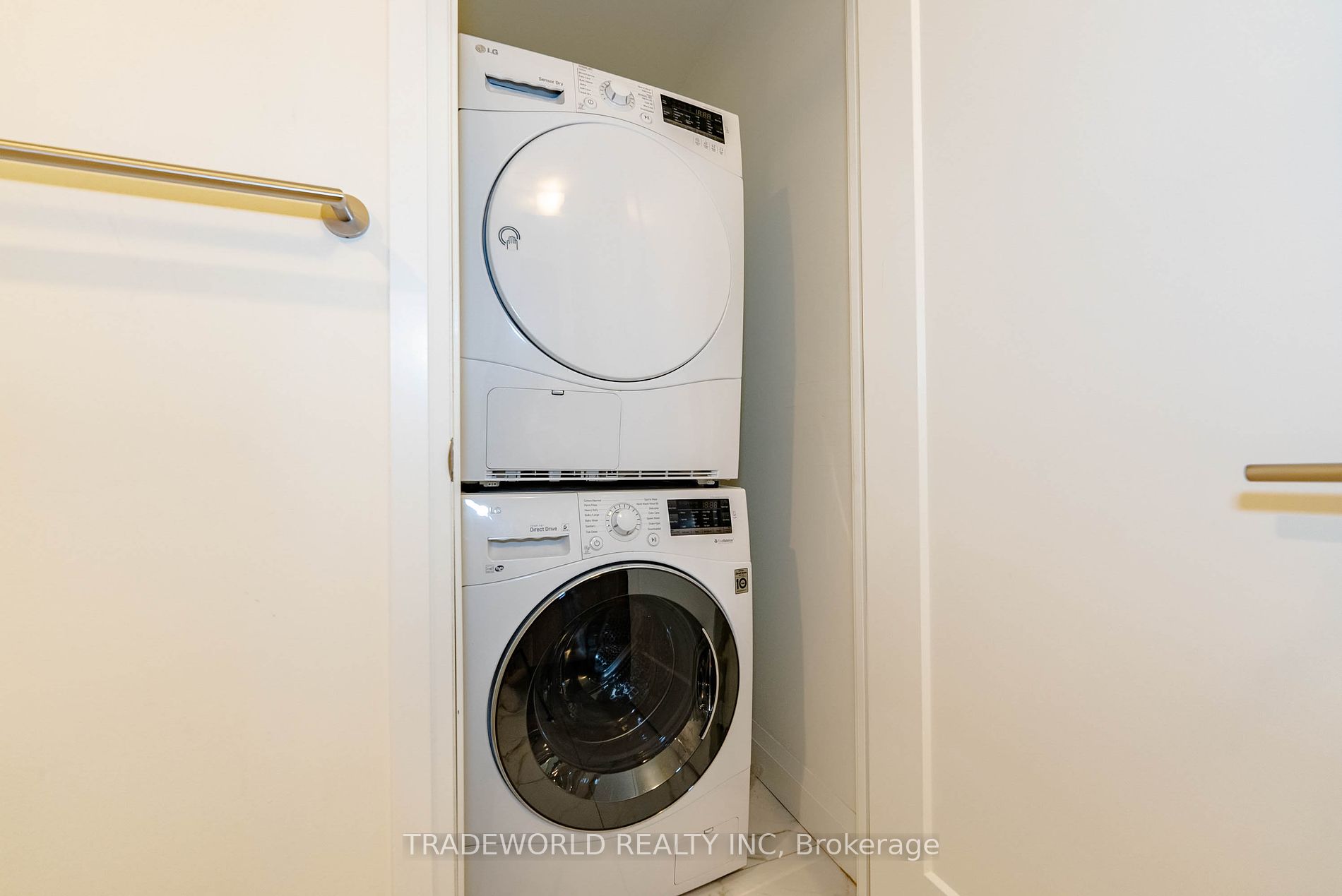 151 Avenue Road, #305