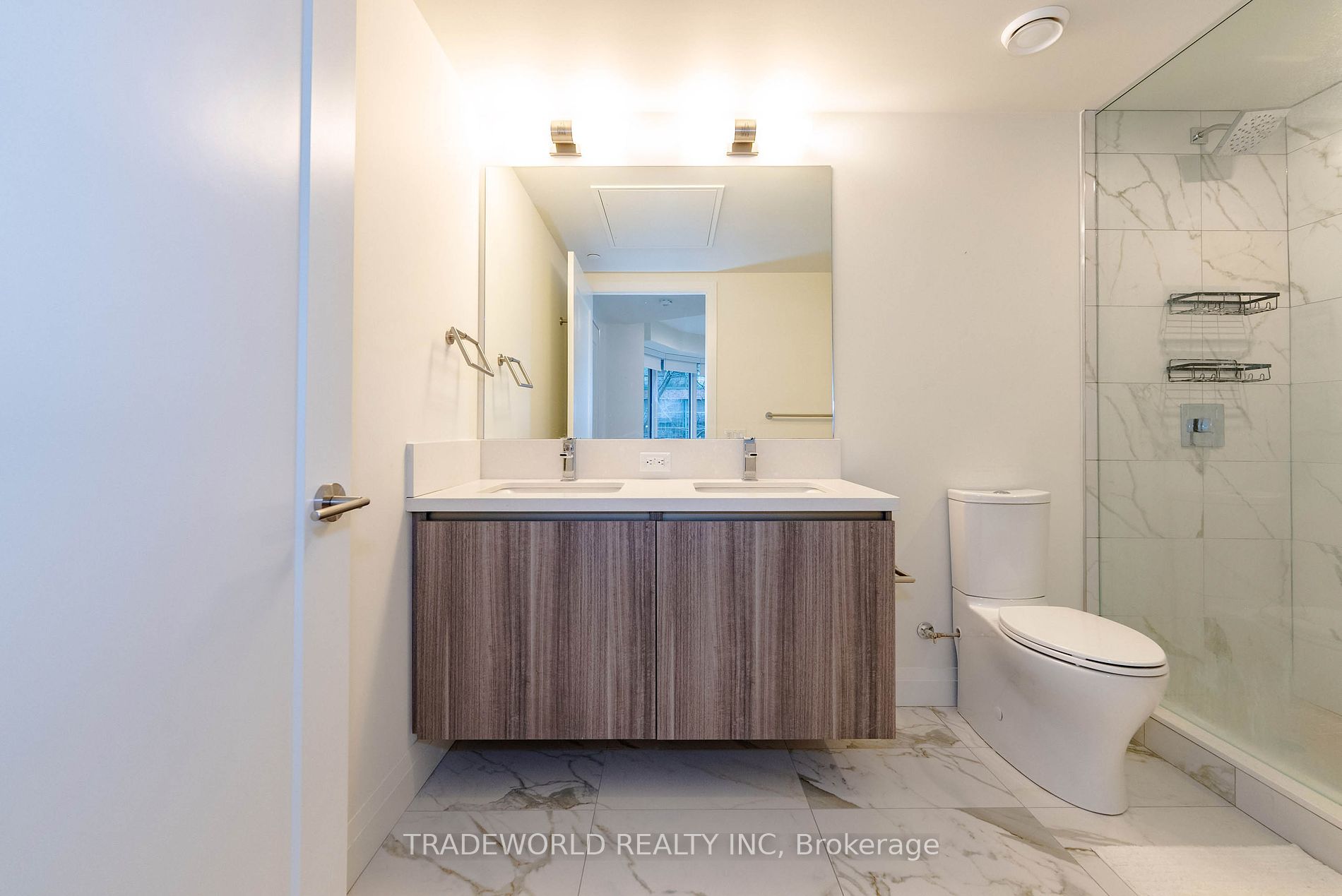 151 Avenue Road, #305